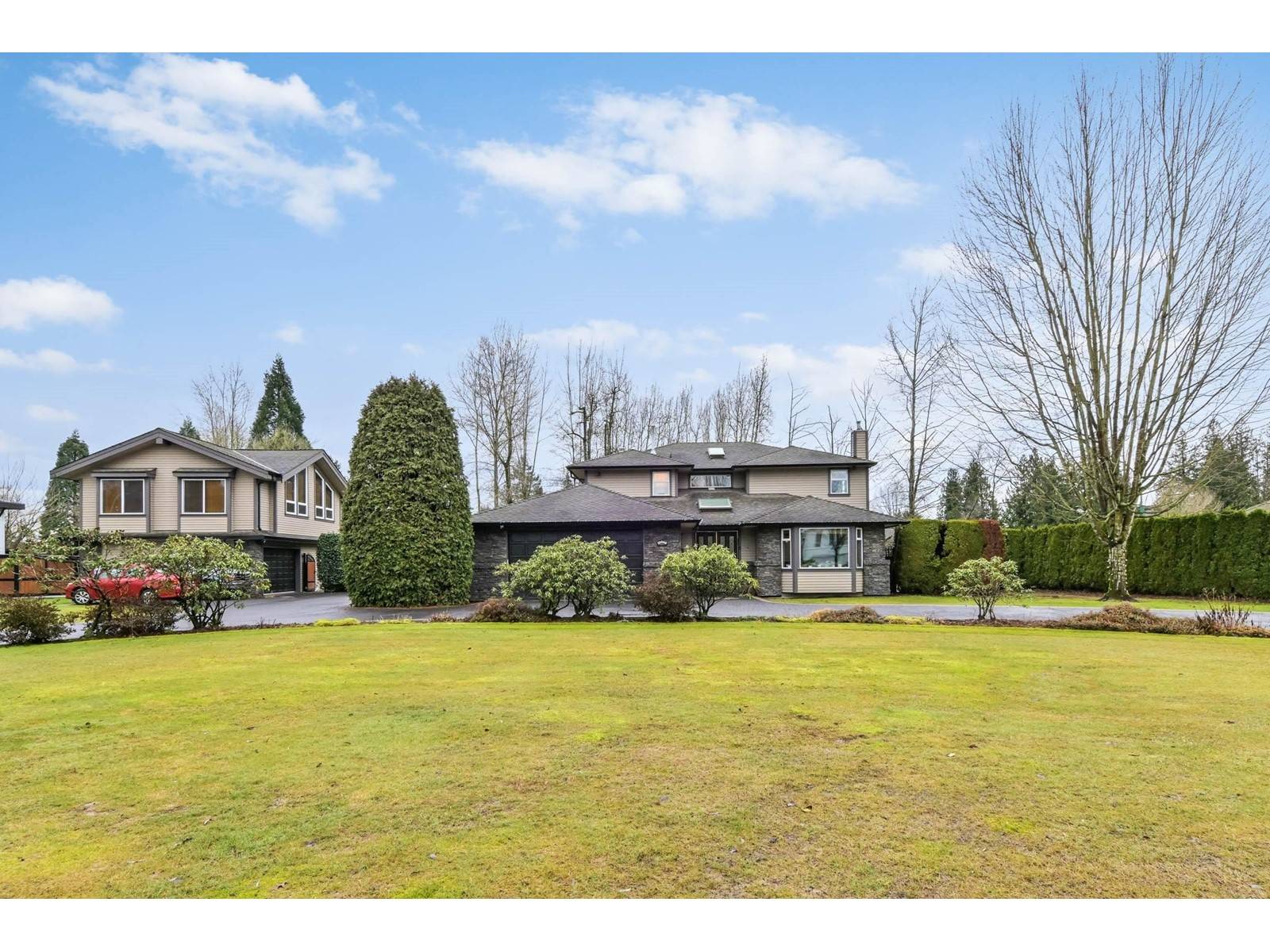 Surrey, BC V4N1N2,19346 71 AVENUE