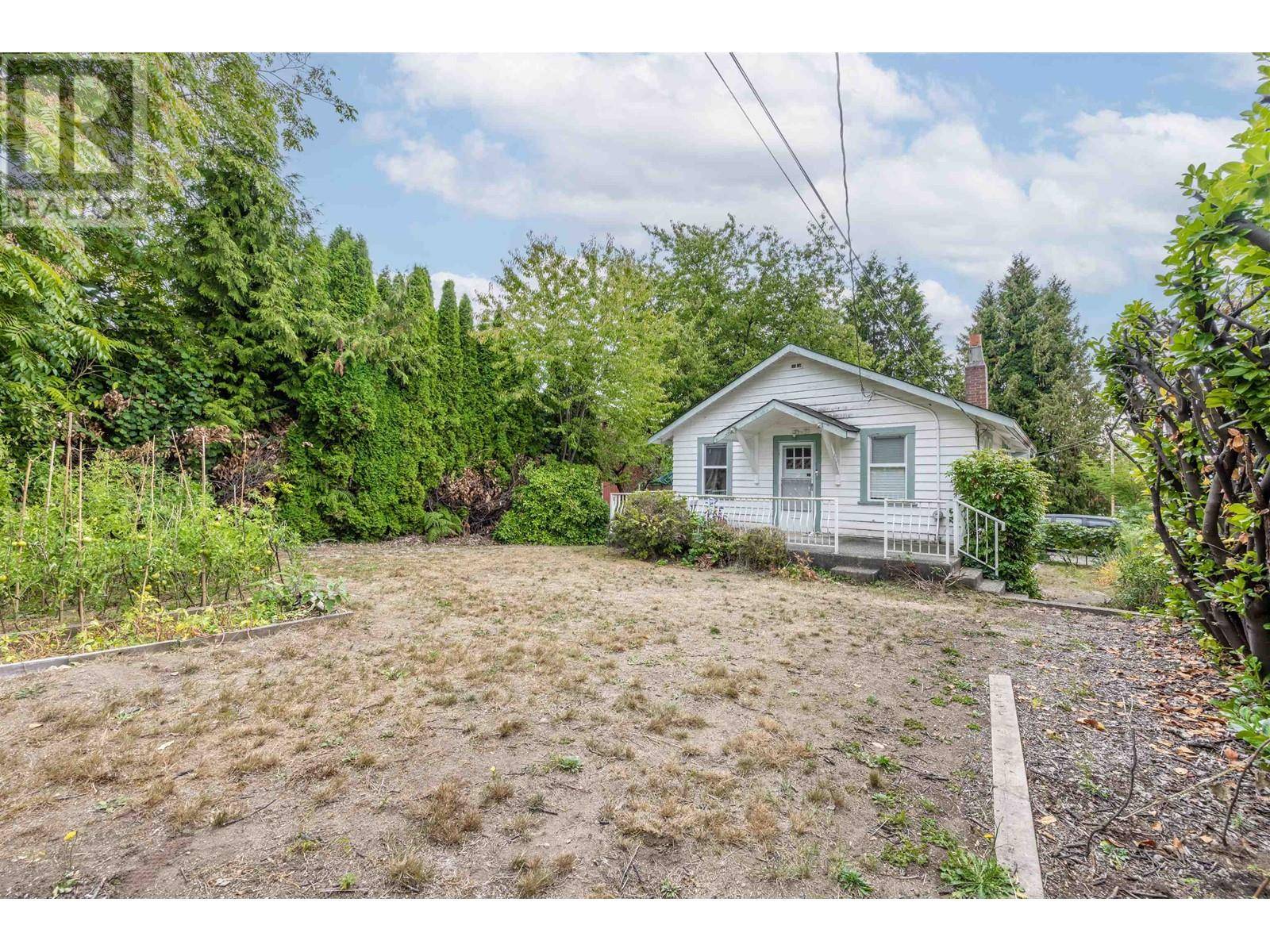 Coquitlam, BC V3K2V7,634 ROCHESTER AVENUE