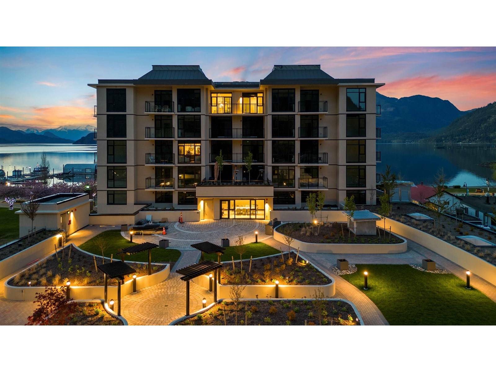 Harrison Hot Springs, BC V0M1K0,120 ESPLANADE AVE #302