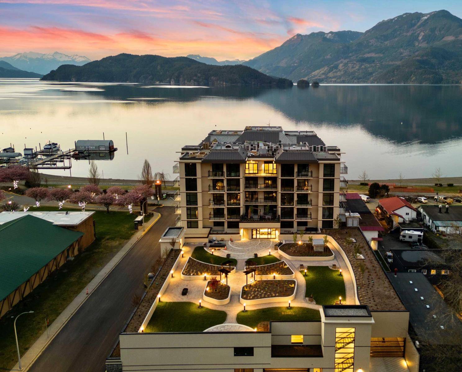 Harrison Hot Springs, BC V0M1K0,120 ESPLANADE AVE #309