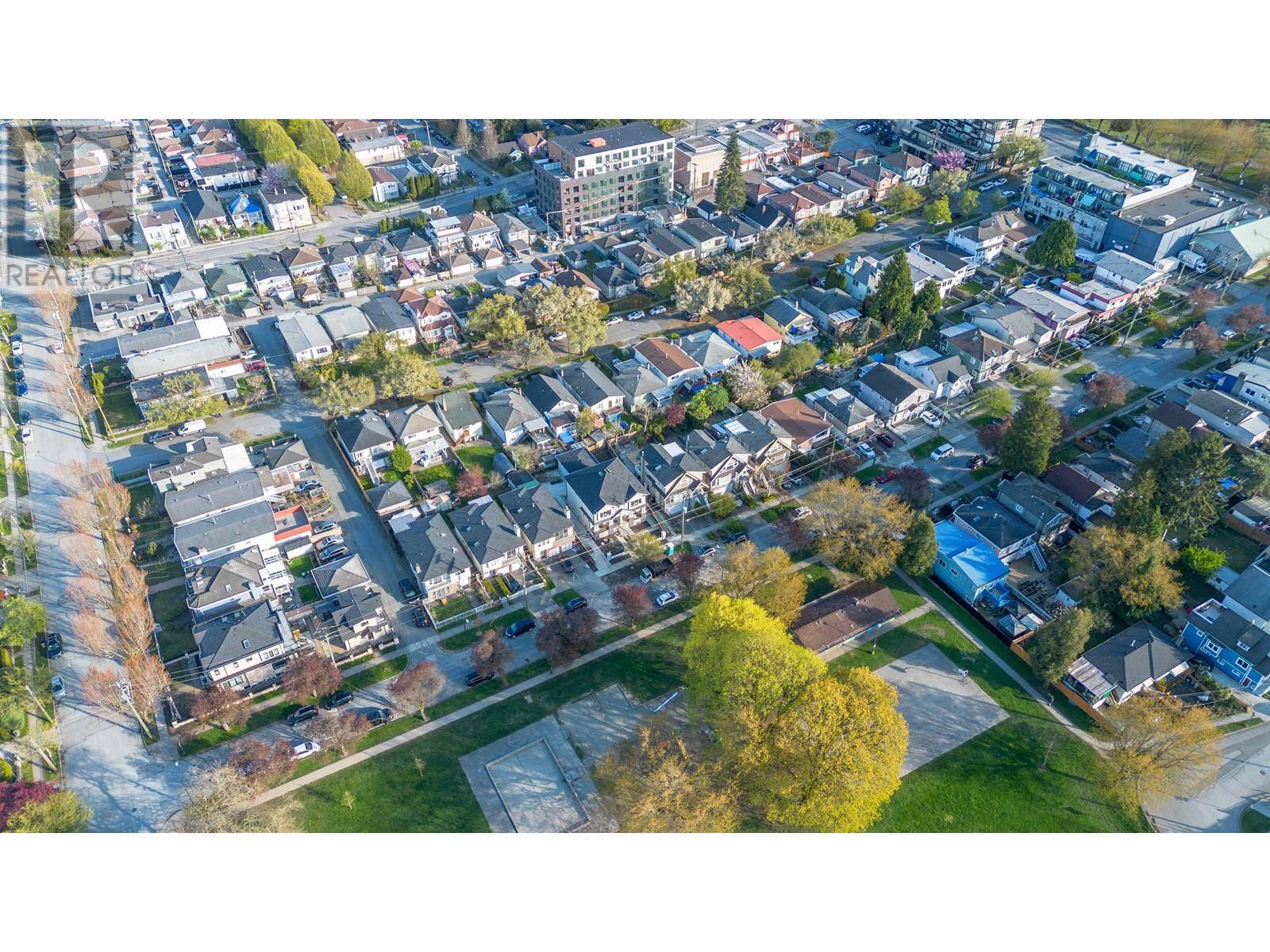 Vancouver, BC V5R4C7,5347 MCKINNON STREET