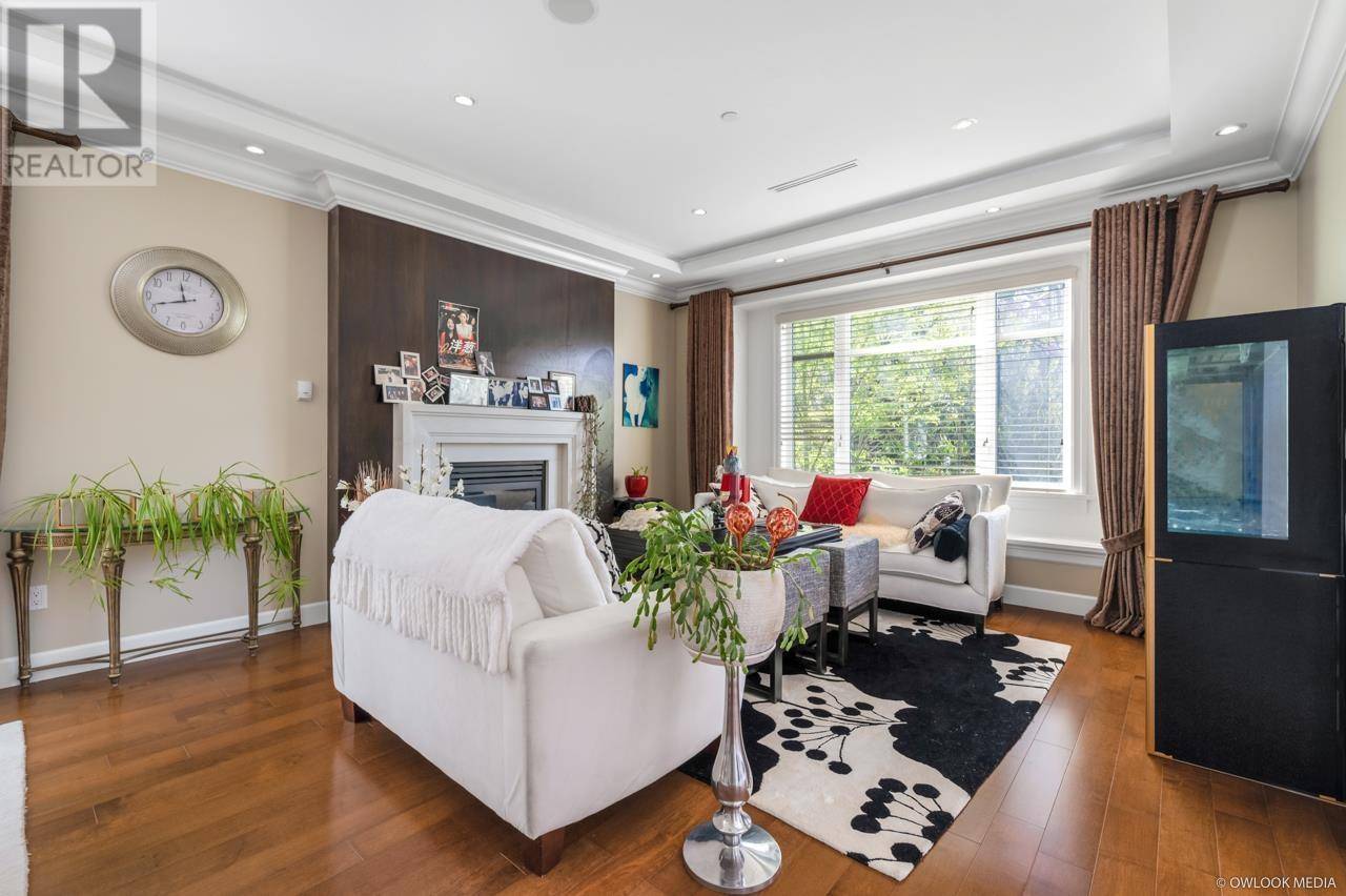 Vancouver, BC V6P1V9,1041 W 58TH AVENUE