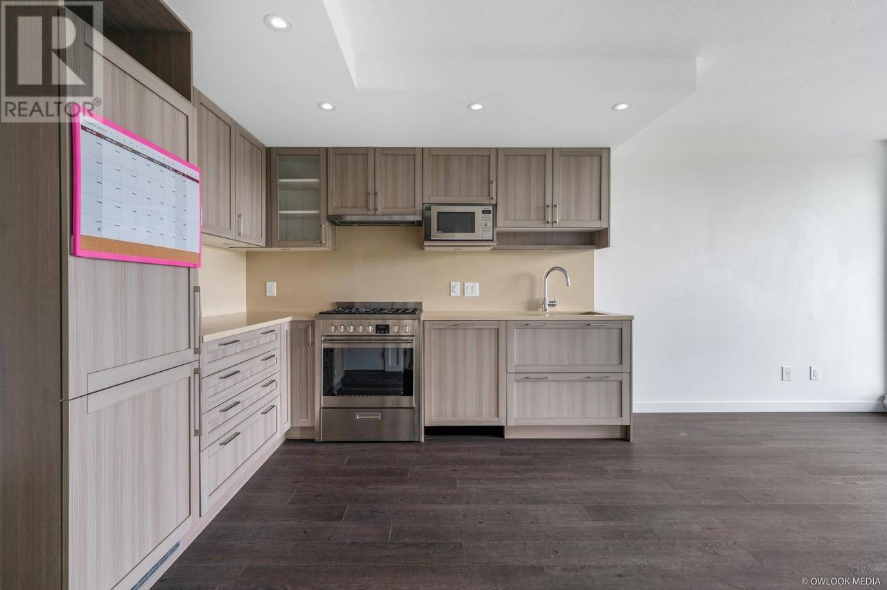 Vancouver, BC V5R0G6,5470 ORMIDALE ST #709