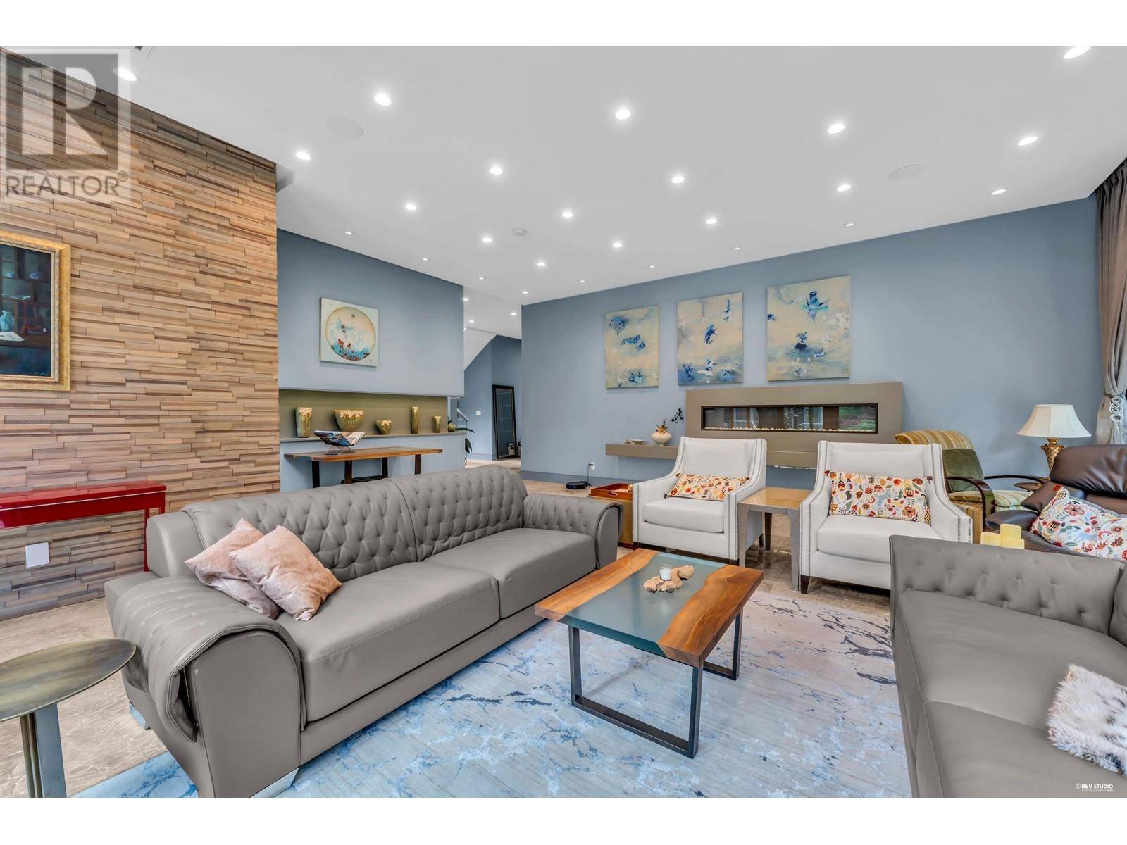 West Vancouver, BC V7S1M1,340 SOUTHBOROUGH DRIVE