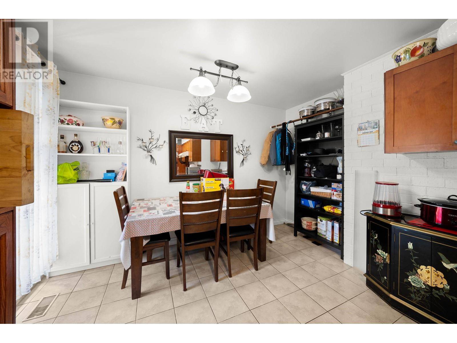 Richmond, BC V7A2C7,9771 PINEWELL CRESCENT