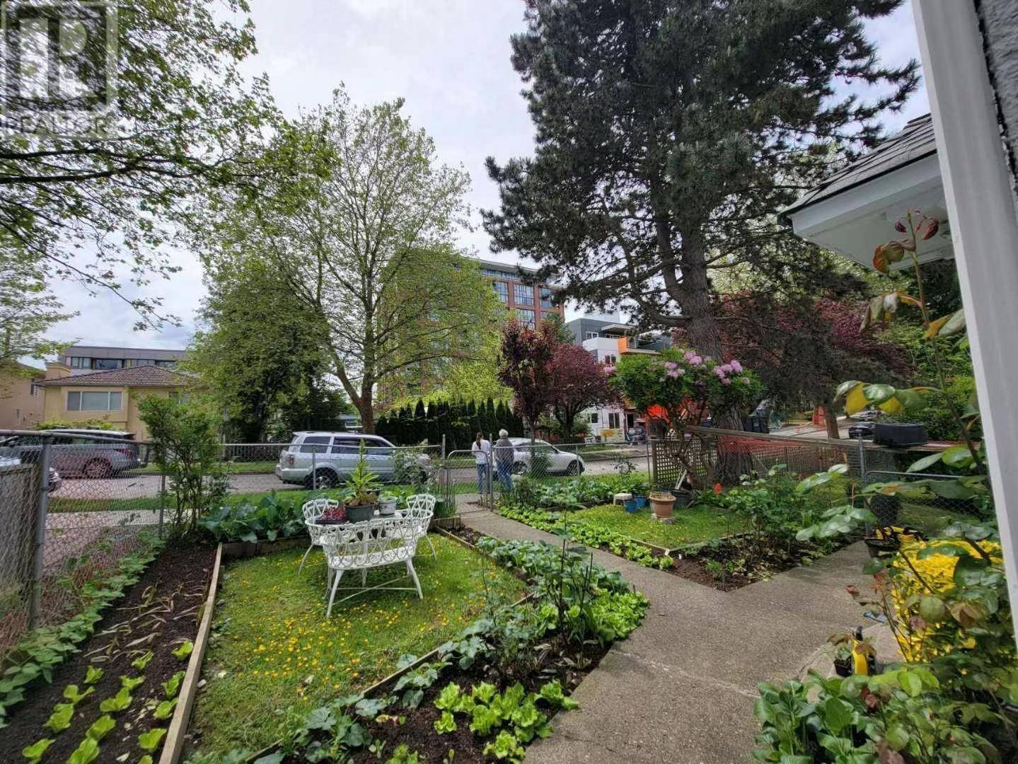 Vancouver, BC V5R4S8,2719 DUKE STREET