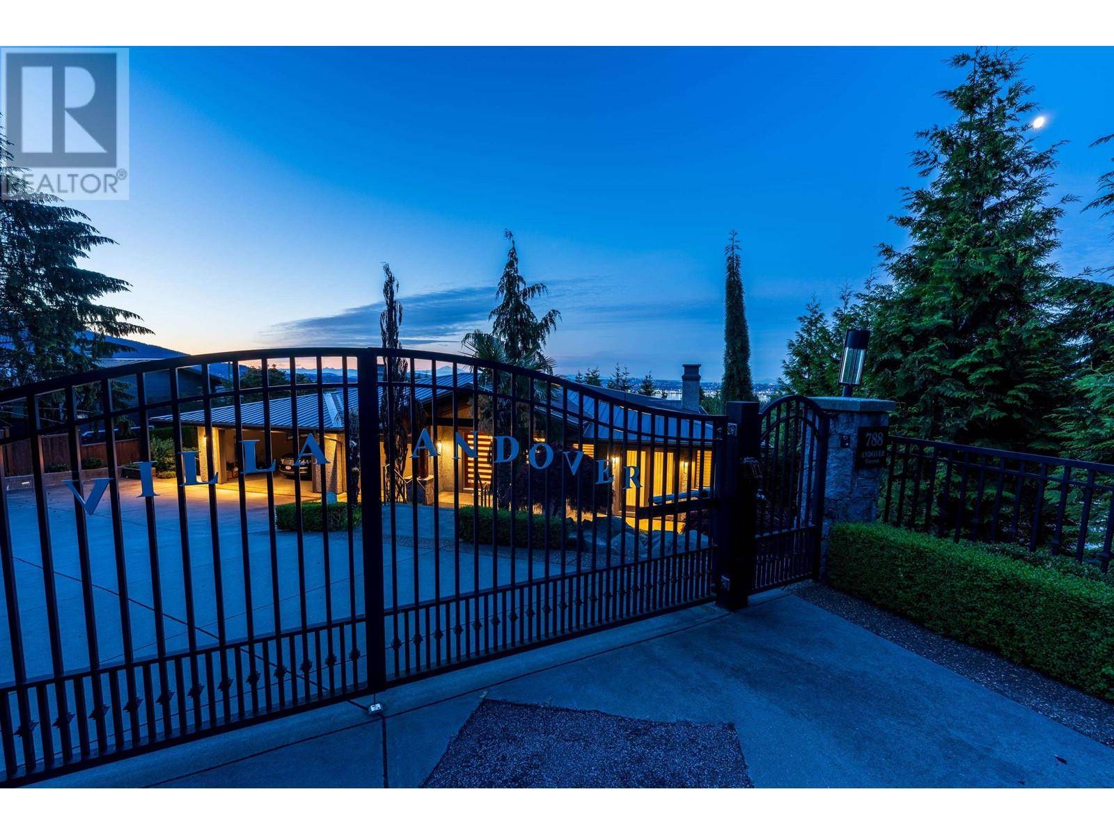 West Vancouver, BC V7S1Y3,788 ANDOVER CRESCENT