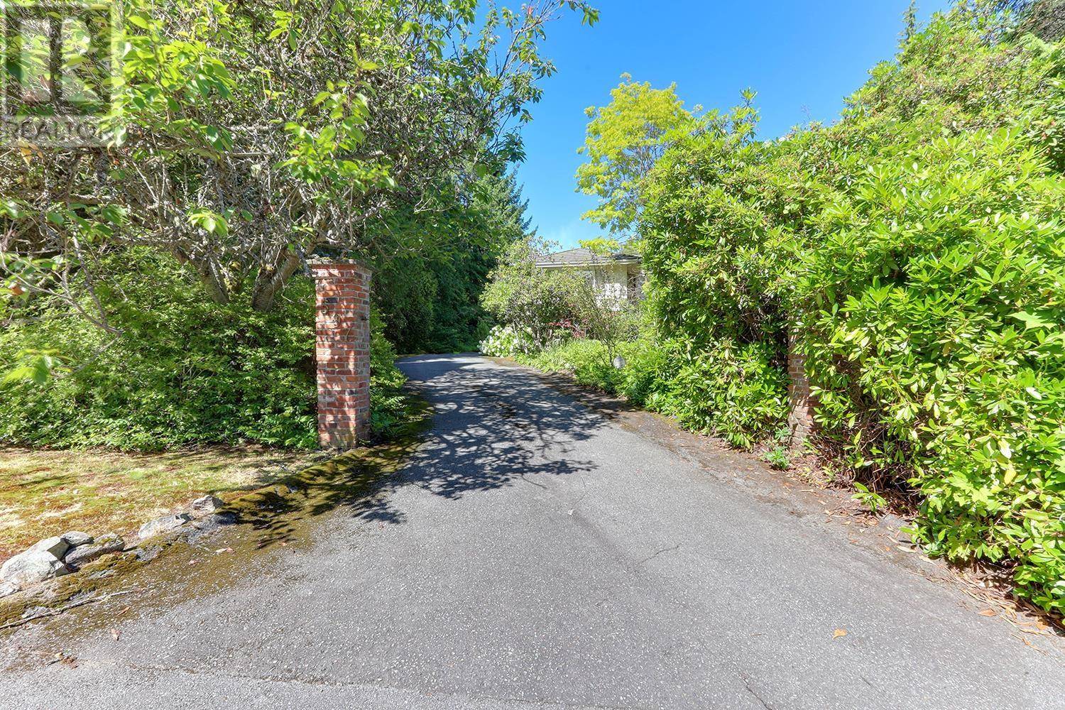 West Vancouver, BC V7S1G8,597 HADDEN DRIVE