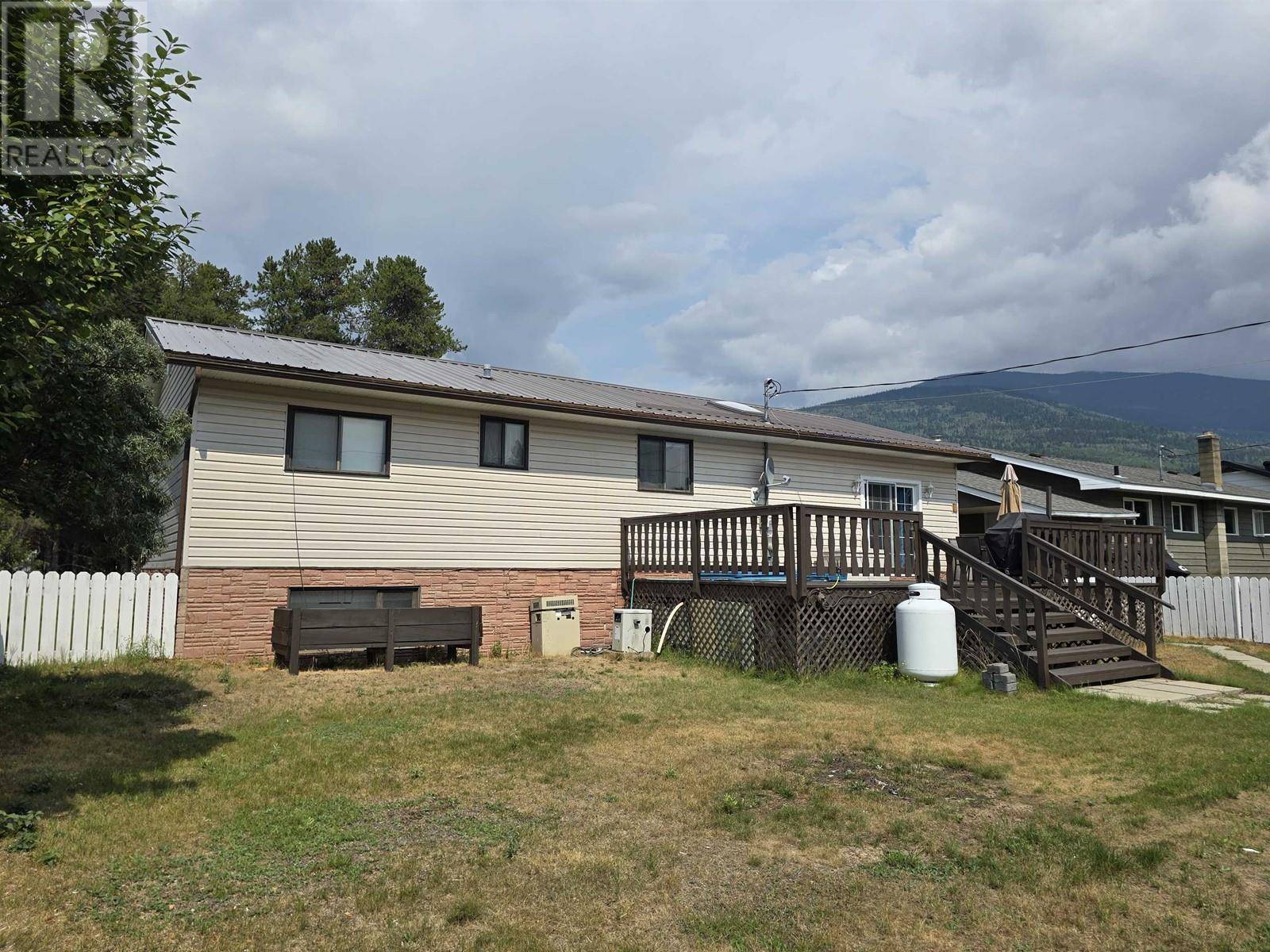 Valemount, BC V0E2Z0,1255 8TH AVENUE