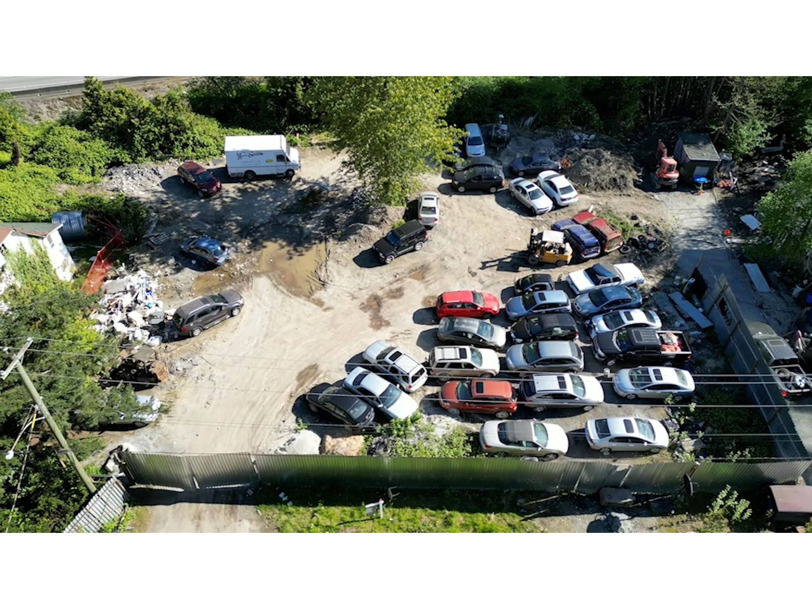 Surrey, BC V3R2V4,13848 117 AVENUE