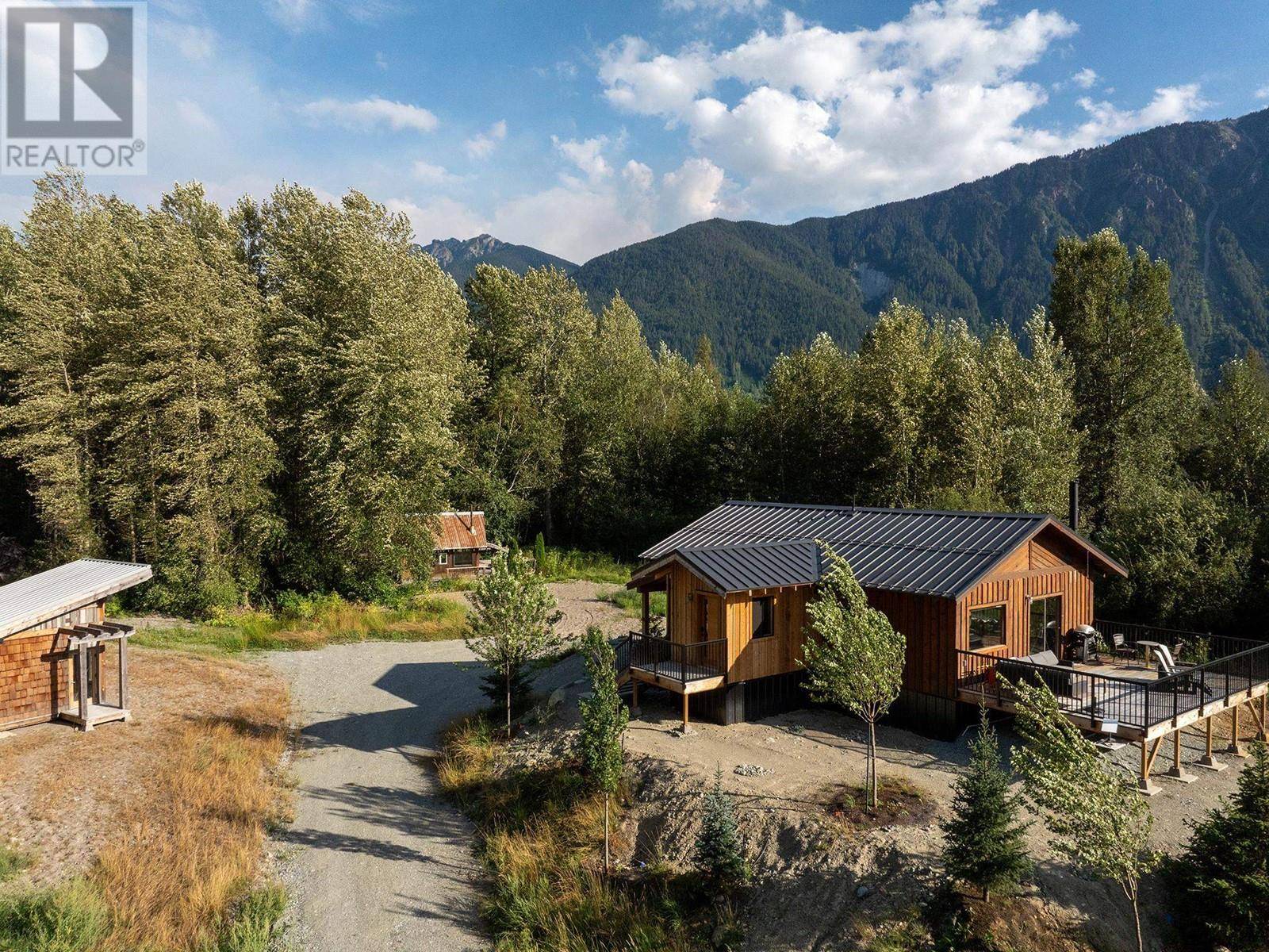 Pemberton, BC V0N2L3,7320 MACRAE ROAD