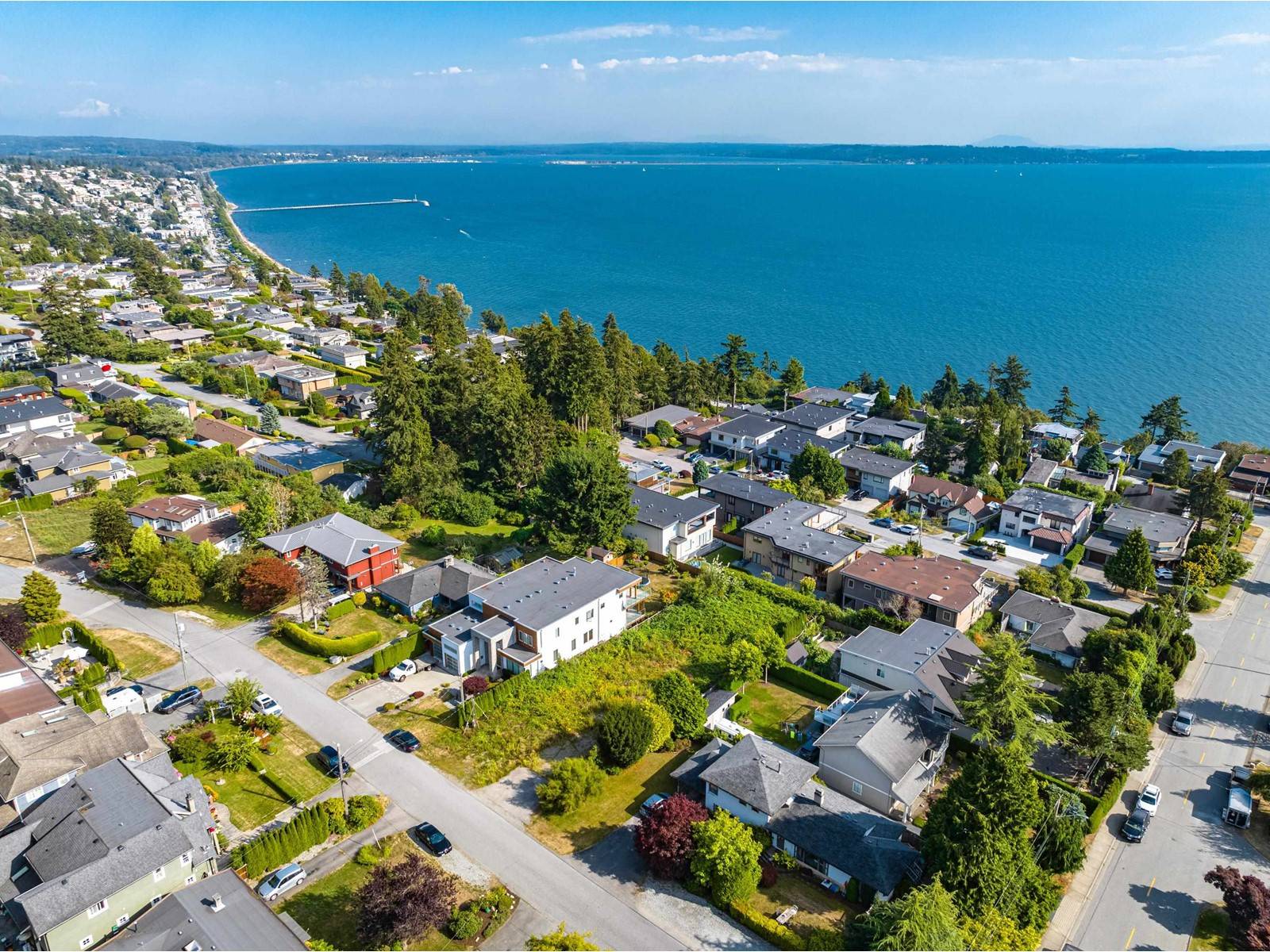 White Rock, BC V4B2Y3,14176 MALABAR AVENUE