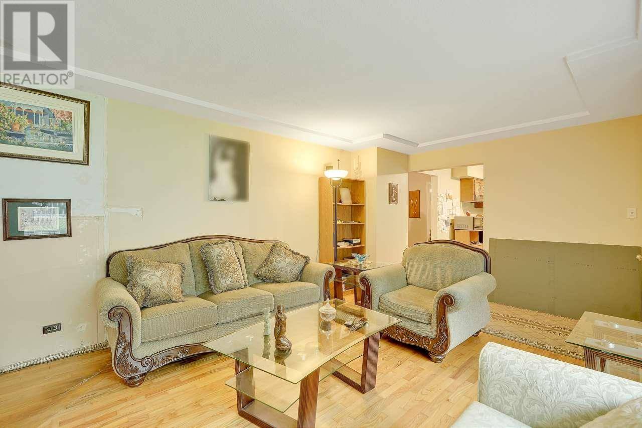 Maple Ridge, BC V4R1Y8,23979 118 AVENUE