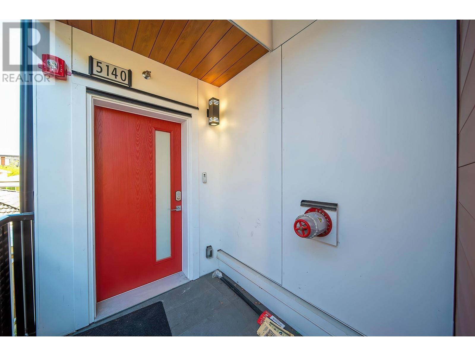 Vancouver, BC V5R2A5,5140 SLOCAN STREET