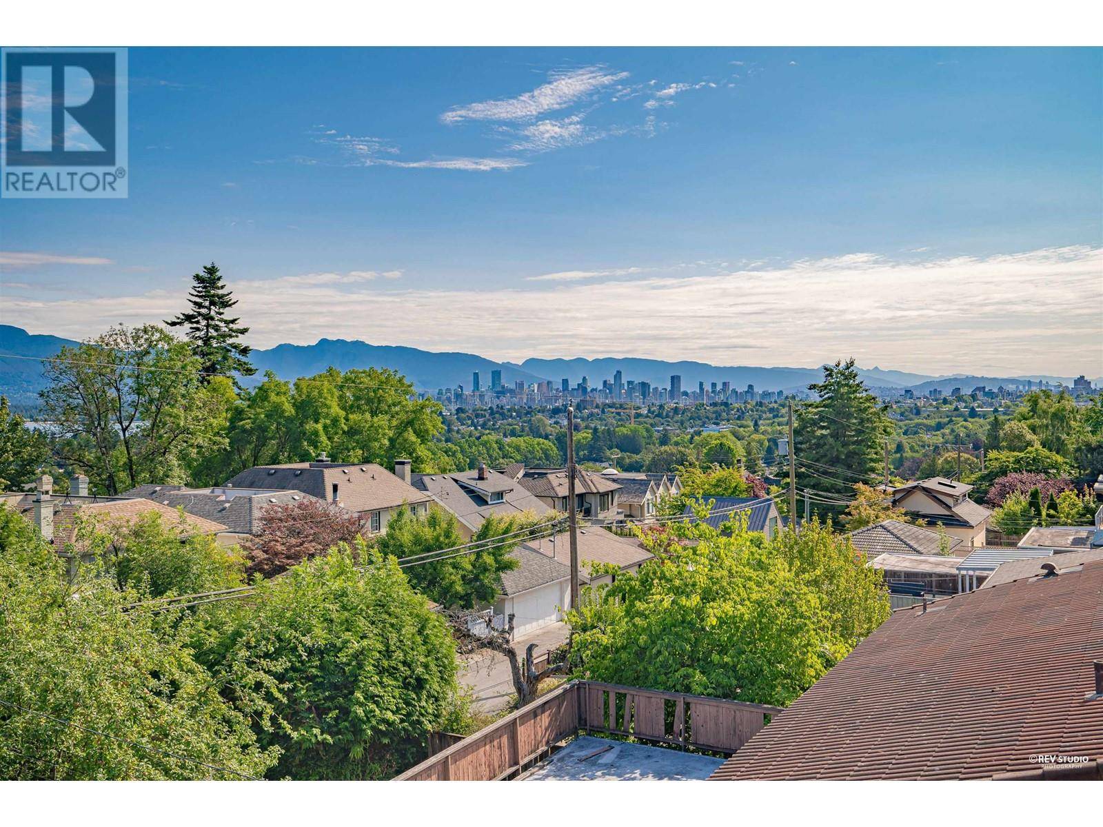 Vancouver, BC V6R2X1,3853 W 14TH AVENUE