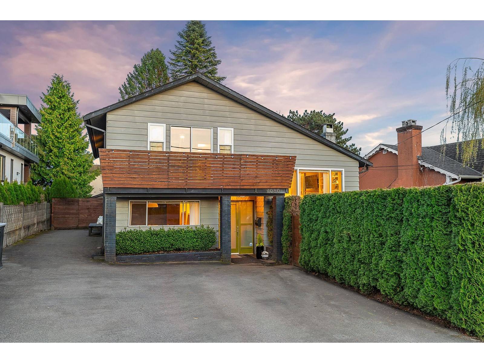 White Rock, BC V4B4R7,1080 PARKER STREET