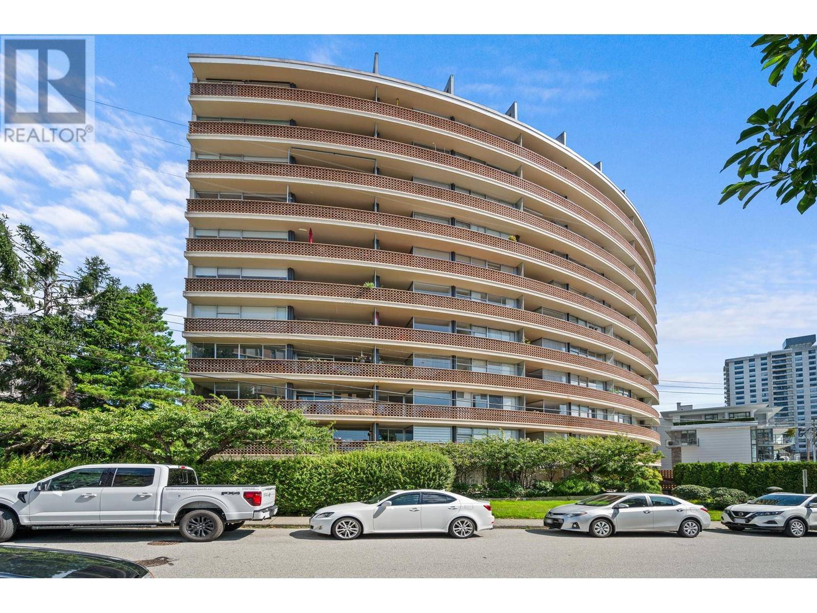 West Vancouver, BC V7V1A5,2135 ARGYLE AVE #102