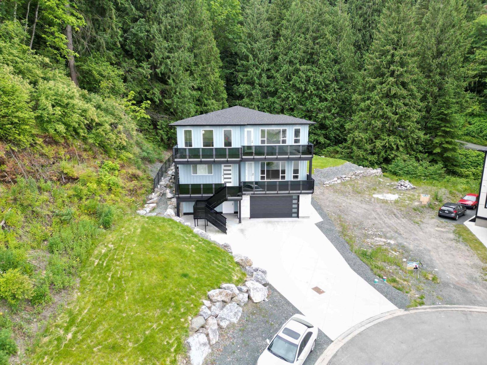 Chilliwack, BC V4Z0C7,8596 FOREST GATE DRIVE