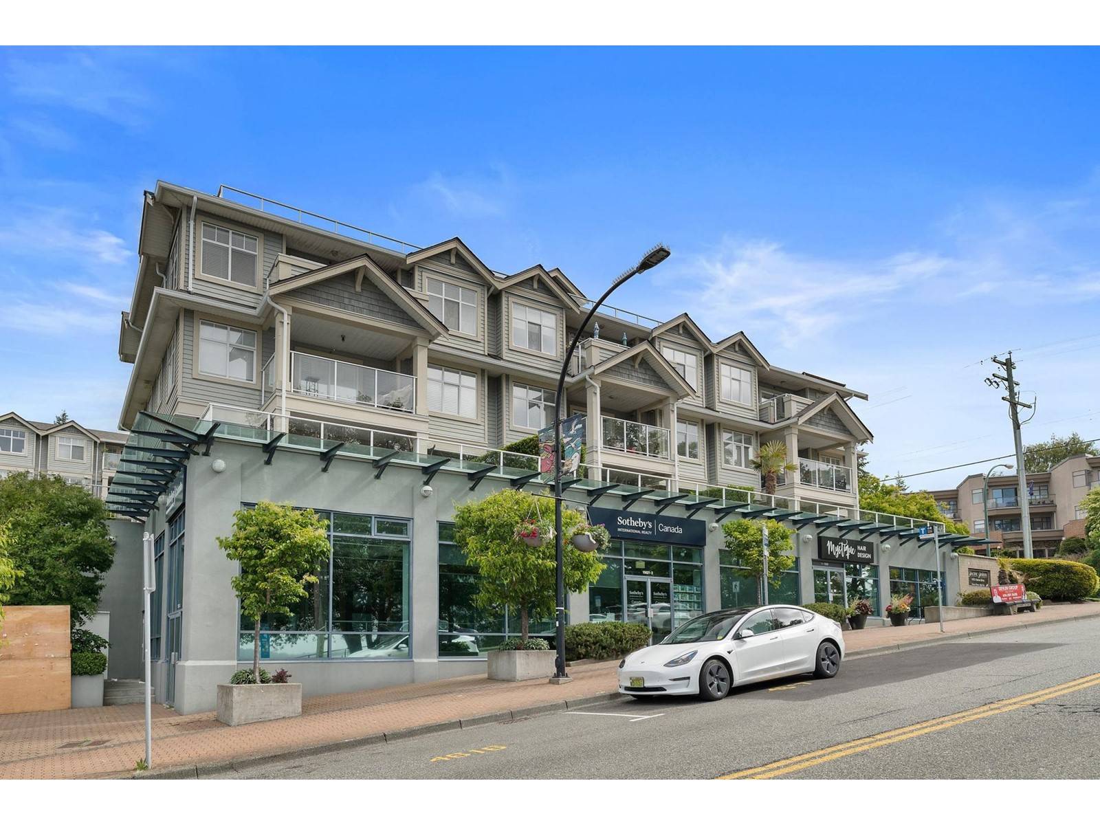 White Rock, BC V4B1E1,15621 MARINE #302