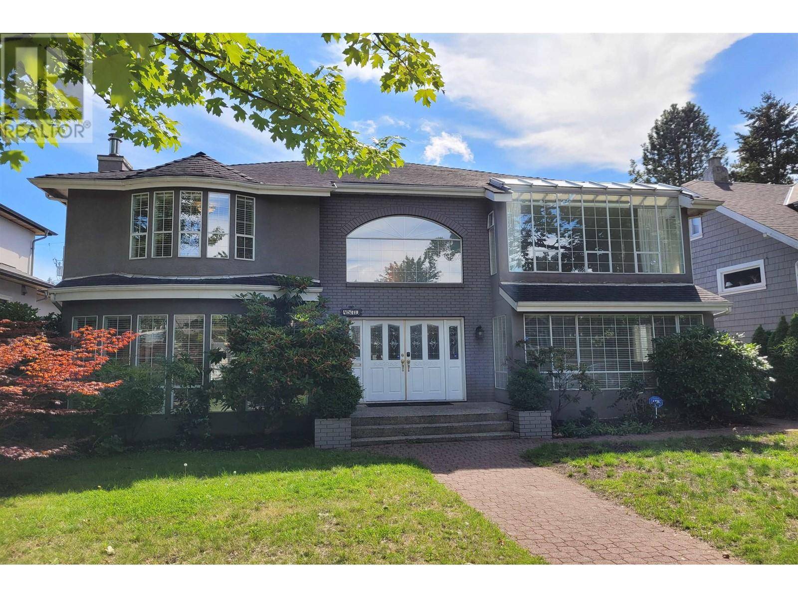 Vancouver, BC V6R2V4,4570 W 13TH AVENUE