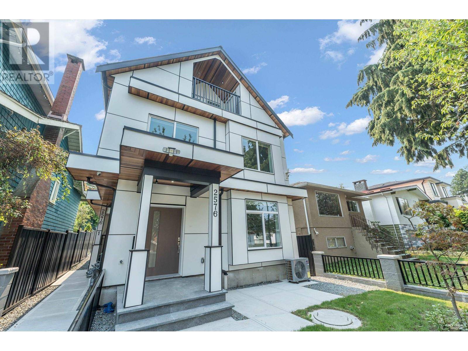 Vancouver, BC V5R1R6,2576 E 28TH AVENUE