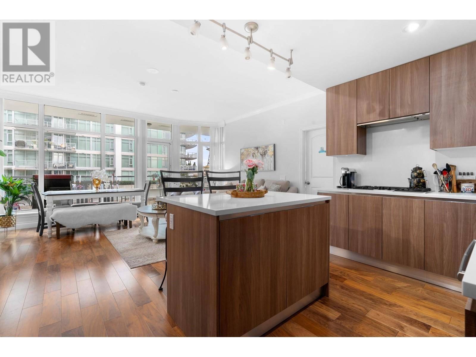 North Vancouver, BC V7L0G1,175 VICTORY SHIP WAY #204