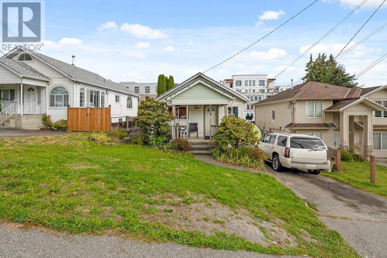 Coquitlam, BC V3K4L7,217 LEBLEU STREET