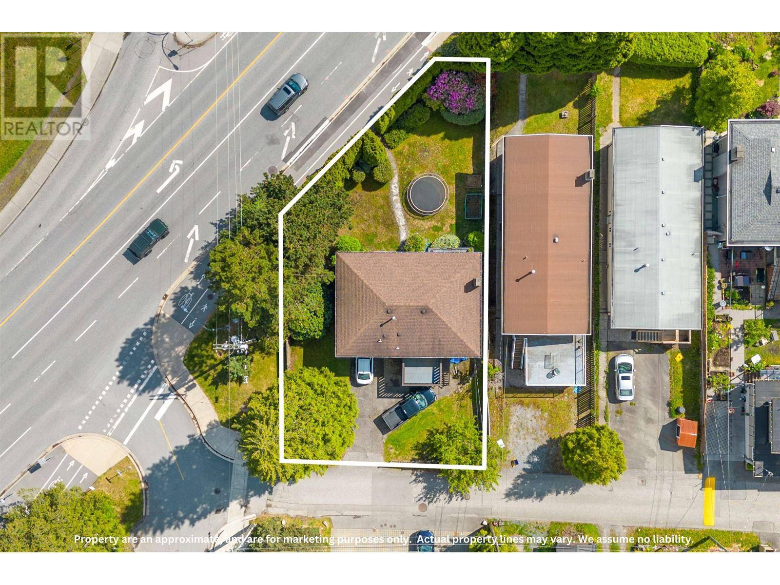 North Vancouver, BC V7L3Y9,2125 BOULEVARD CRESCENT