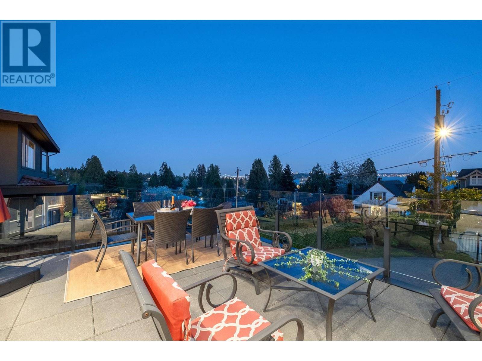 West Vancouver, BC V7V2G1,2567 LAWSON AVENUE