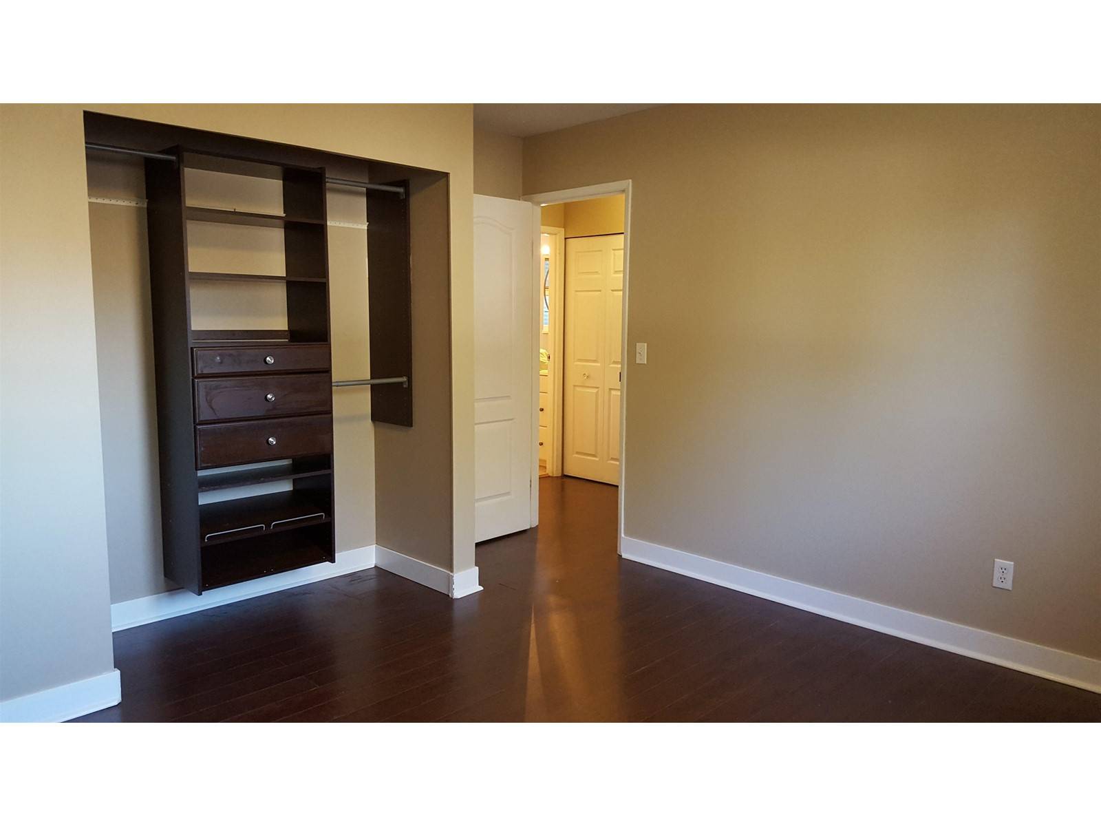 Surrey, BC V3R6X1,15118 91A AVENUE