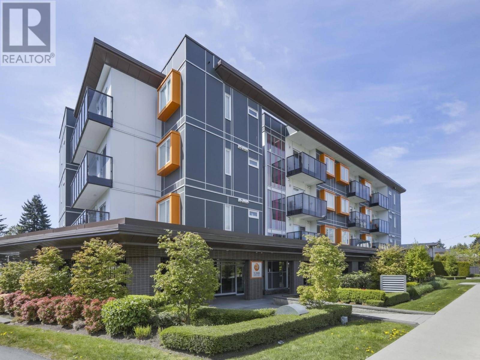 Burnaby, BC V5J1H9,5288 BERESFORD ST #305