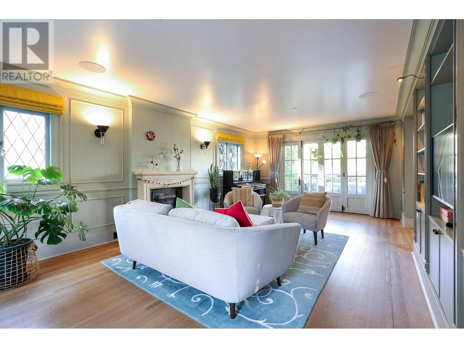 Vancouver, BC V6R2C6,4291 W 9TH AVENUE