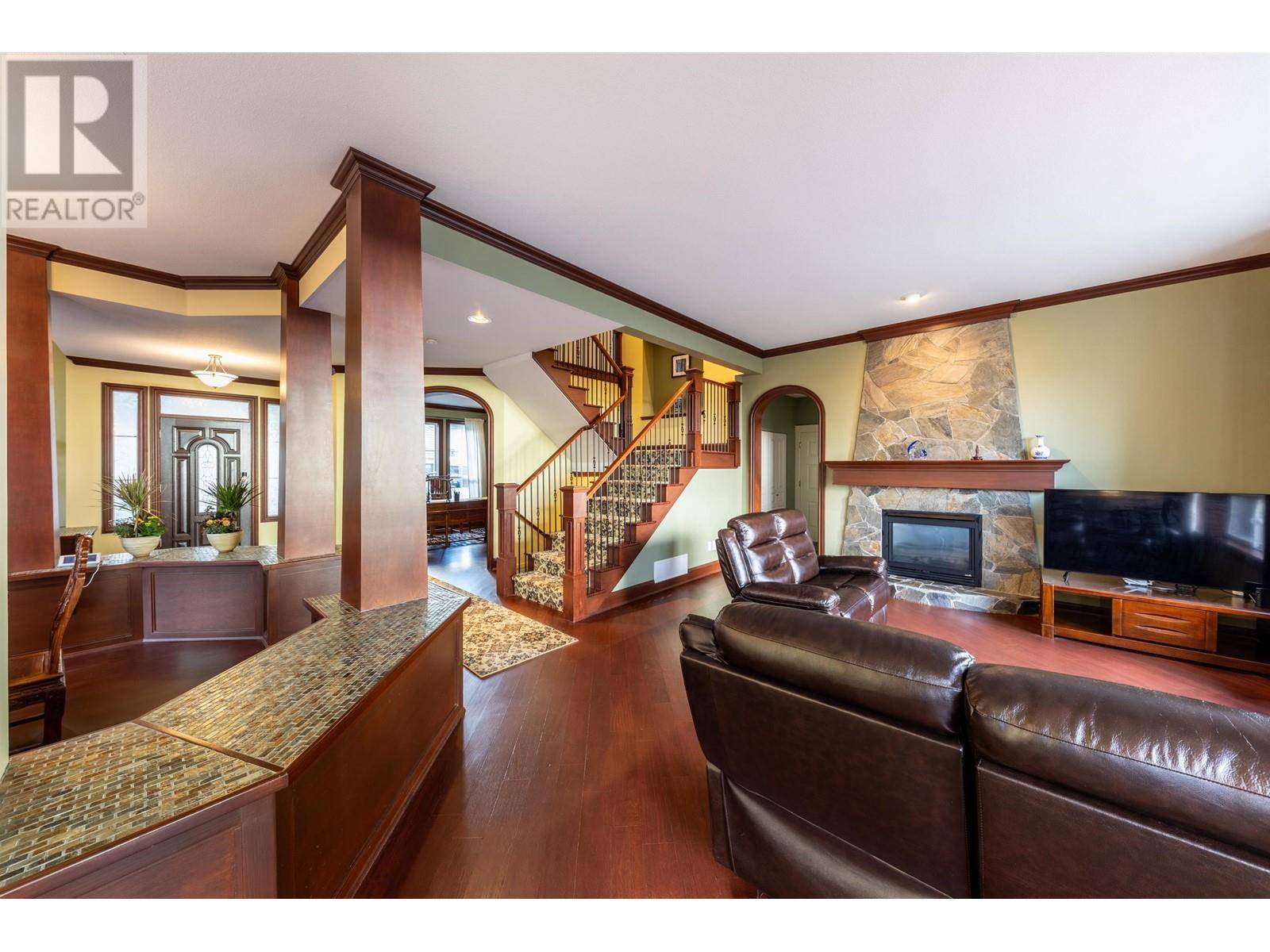 Port Moody, BC V3H5H7,23 FERNWAY DRIVE