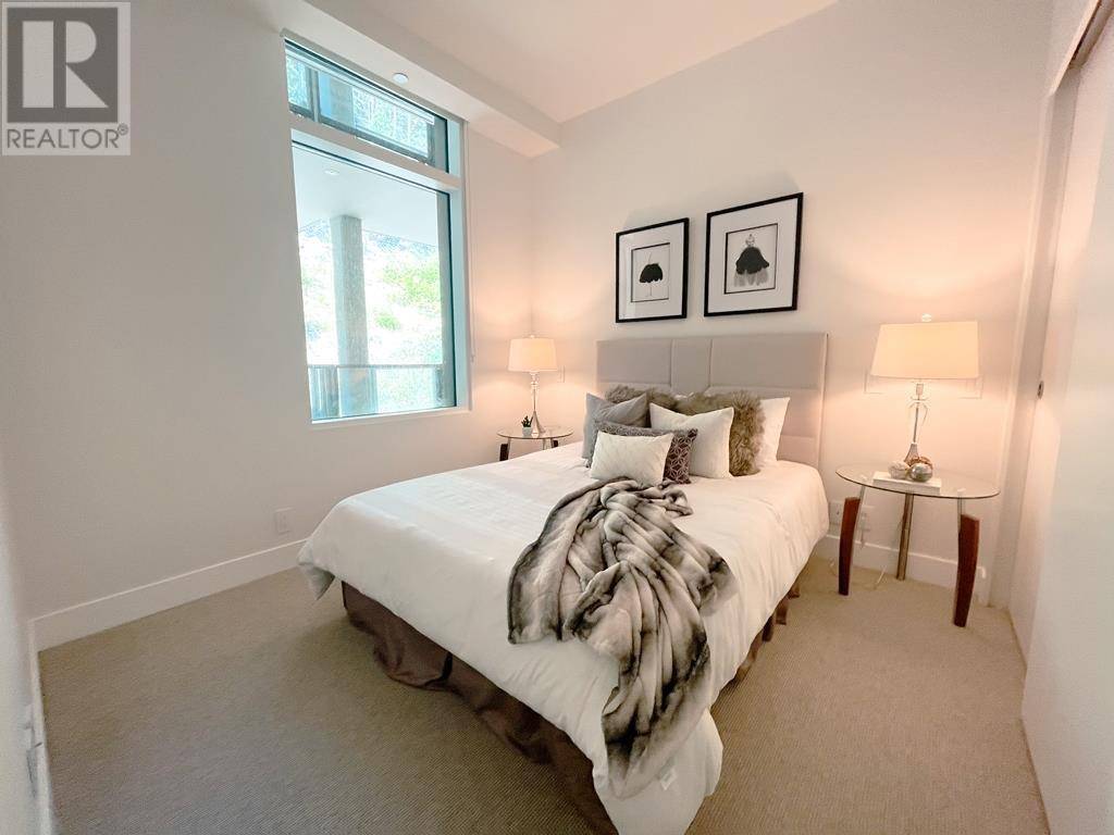 West Vancouver, BC V7W2B2,6687 NELSON AVE #504