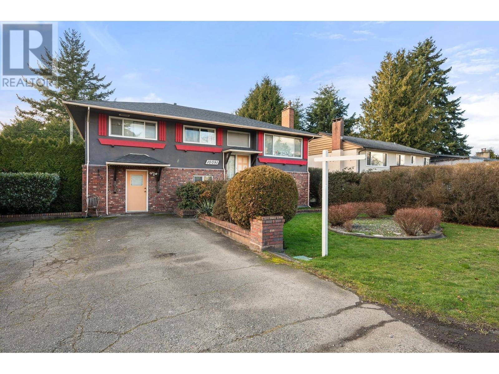 Richmond, BC V7A3V3,10091 AINSWORTH CRESCENT