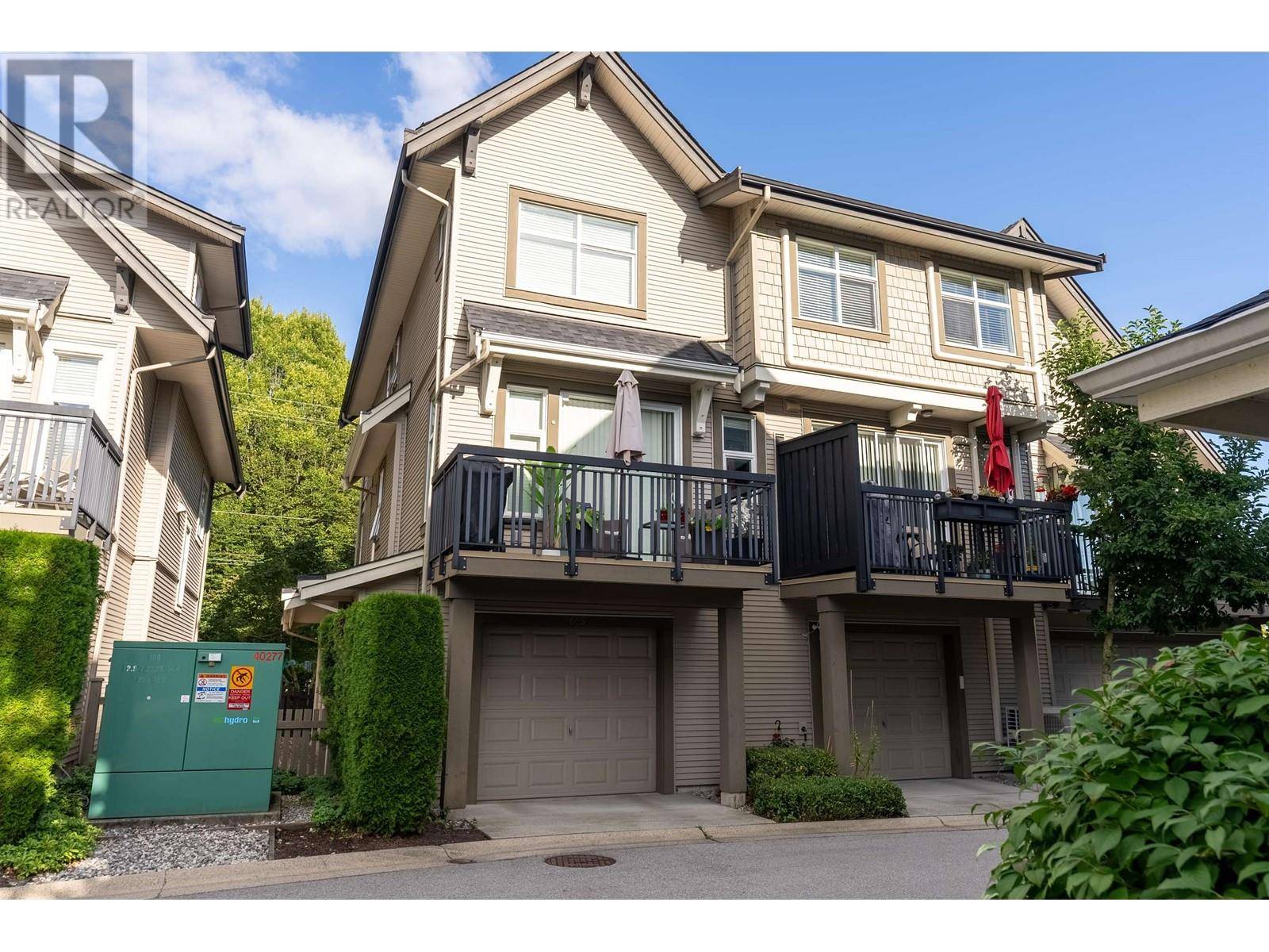 North Vancouver, BC V7J0A5,685 PREMIER STREET