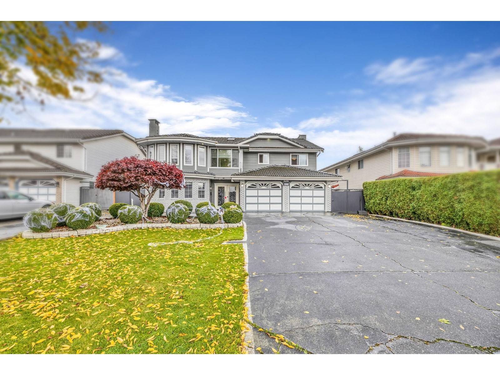 Surrey, BC V3W0R5,12432 75 AVENUE