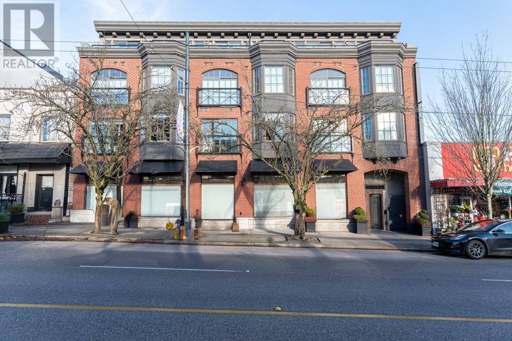 Vancouver, BC V6R2H8,4463 West 10TH AVE #304