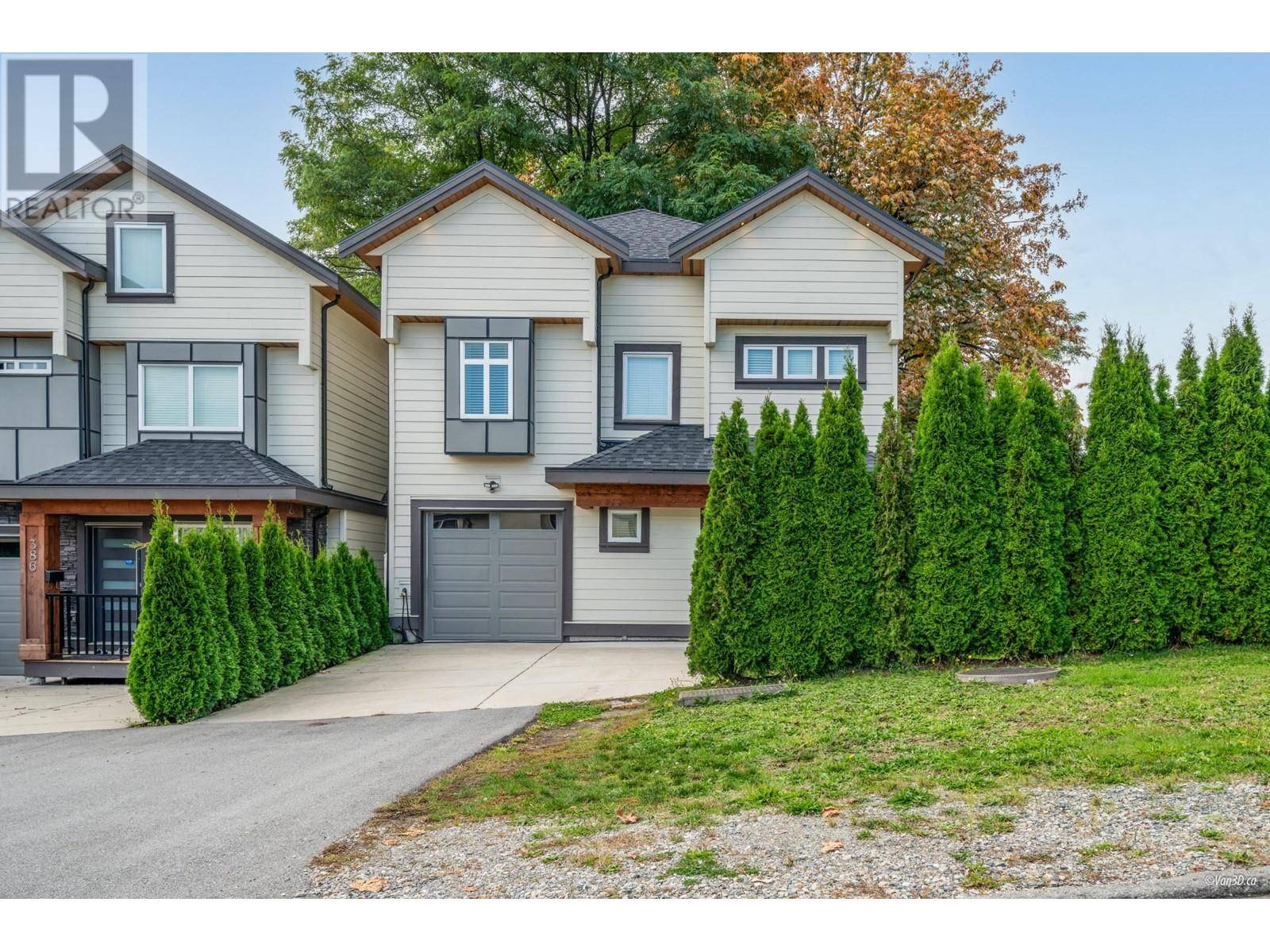 Coquitlam, BC V3K2J3,970 ROCHESTER AVENUE