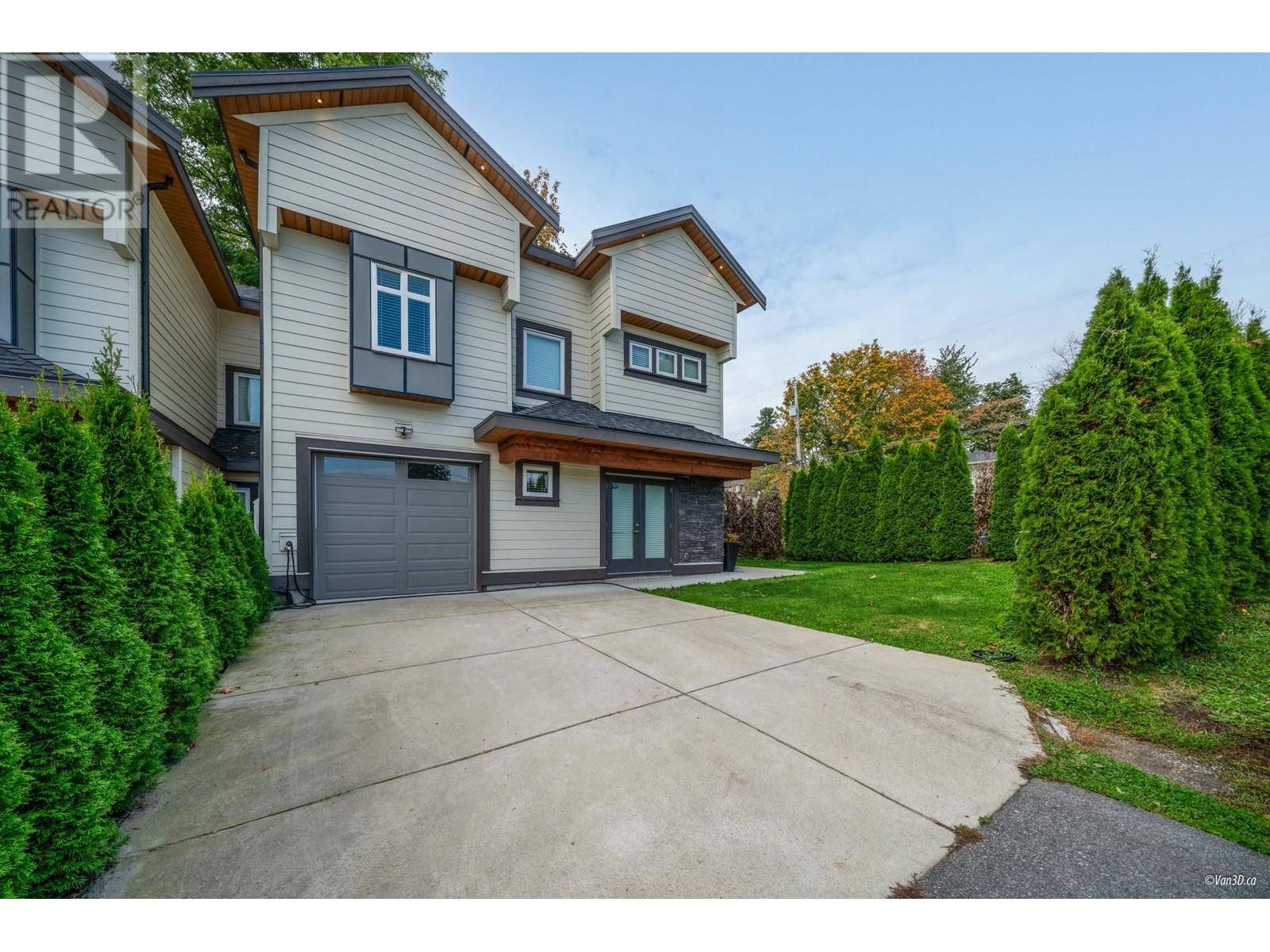 Coquitlam, BC V3K2J3,970 ROCHESTER AVENUE