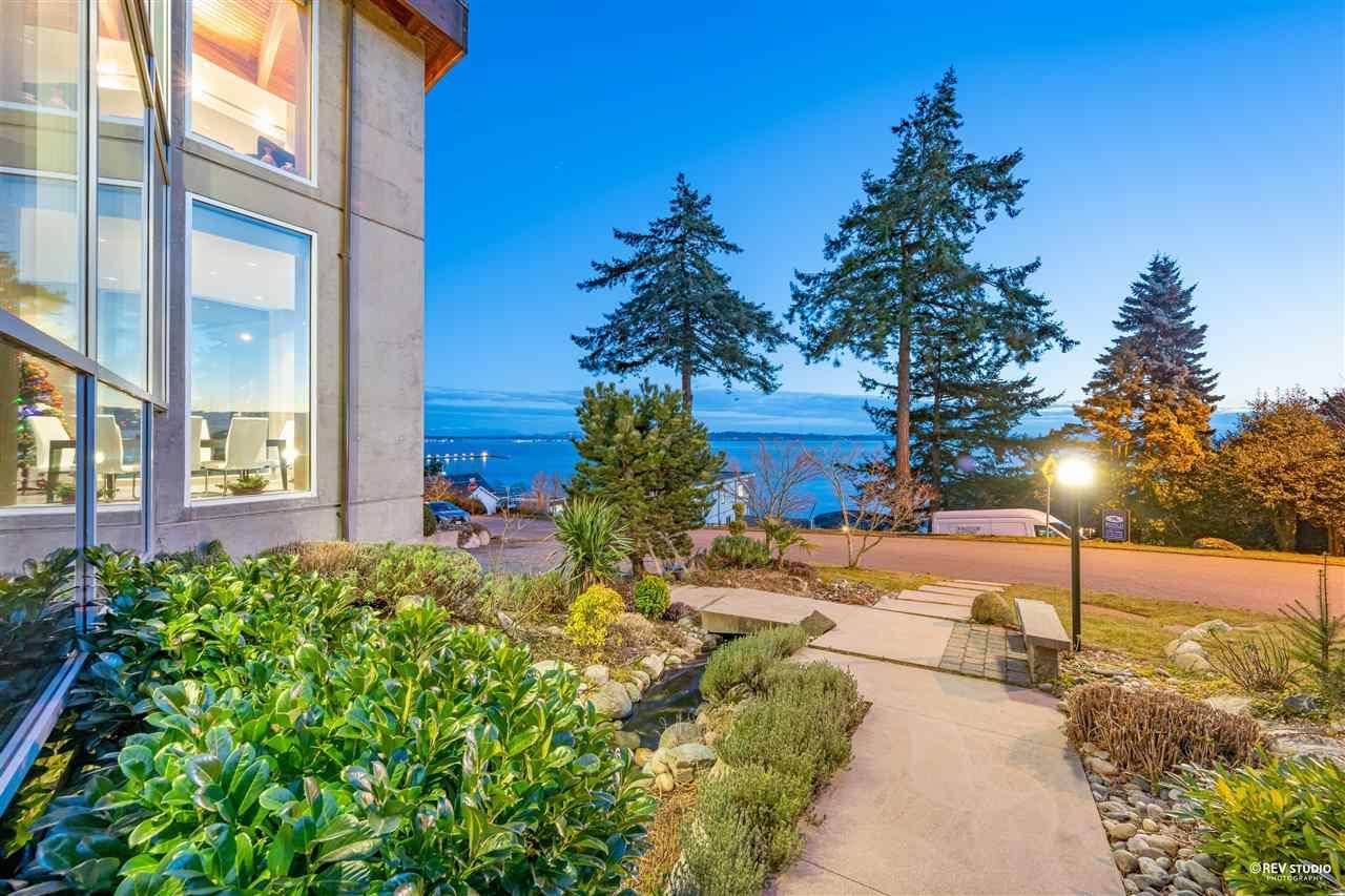 White Rock, BC V4B2X5,14523 MAGDALEN AVENUE