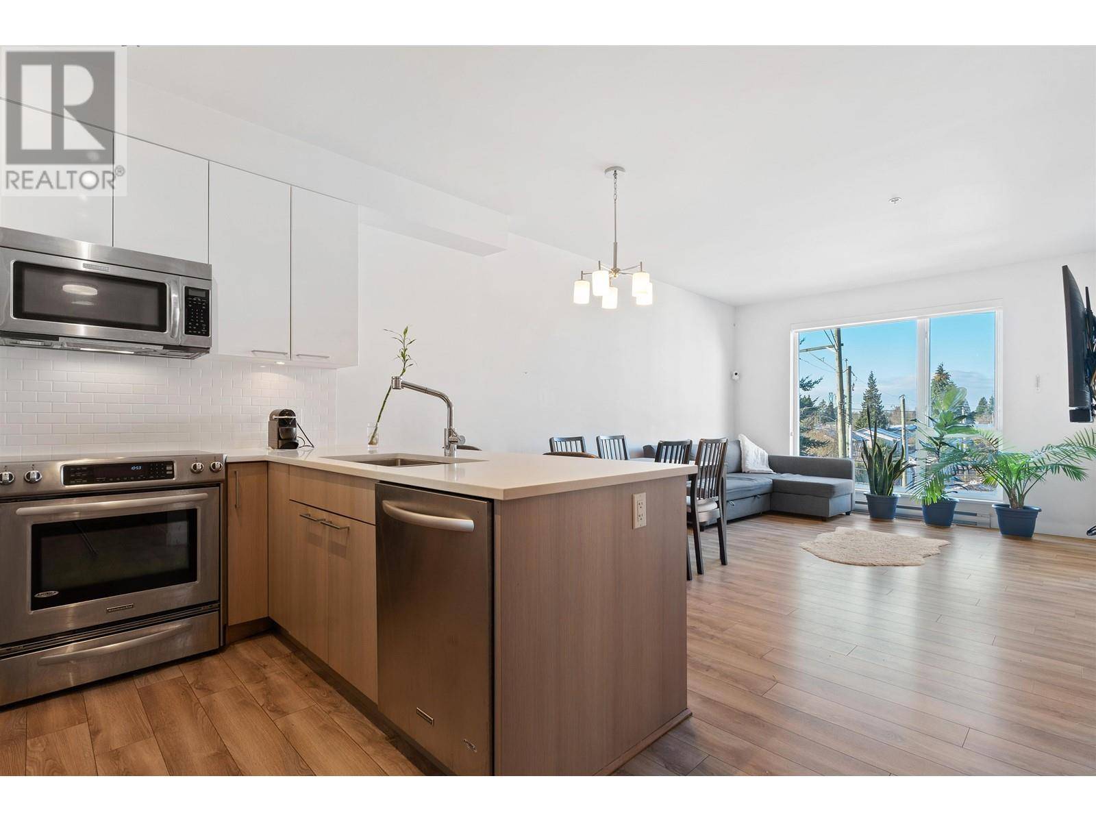 North Vancouver, BC V7P1R5,1201 West 16TH ST #307