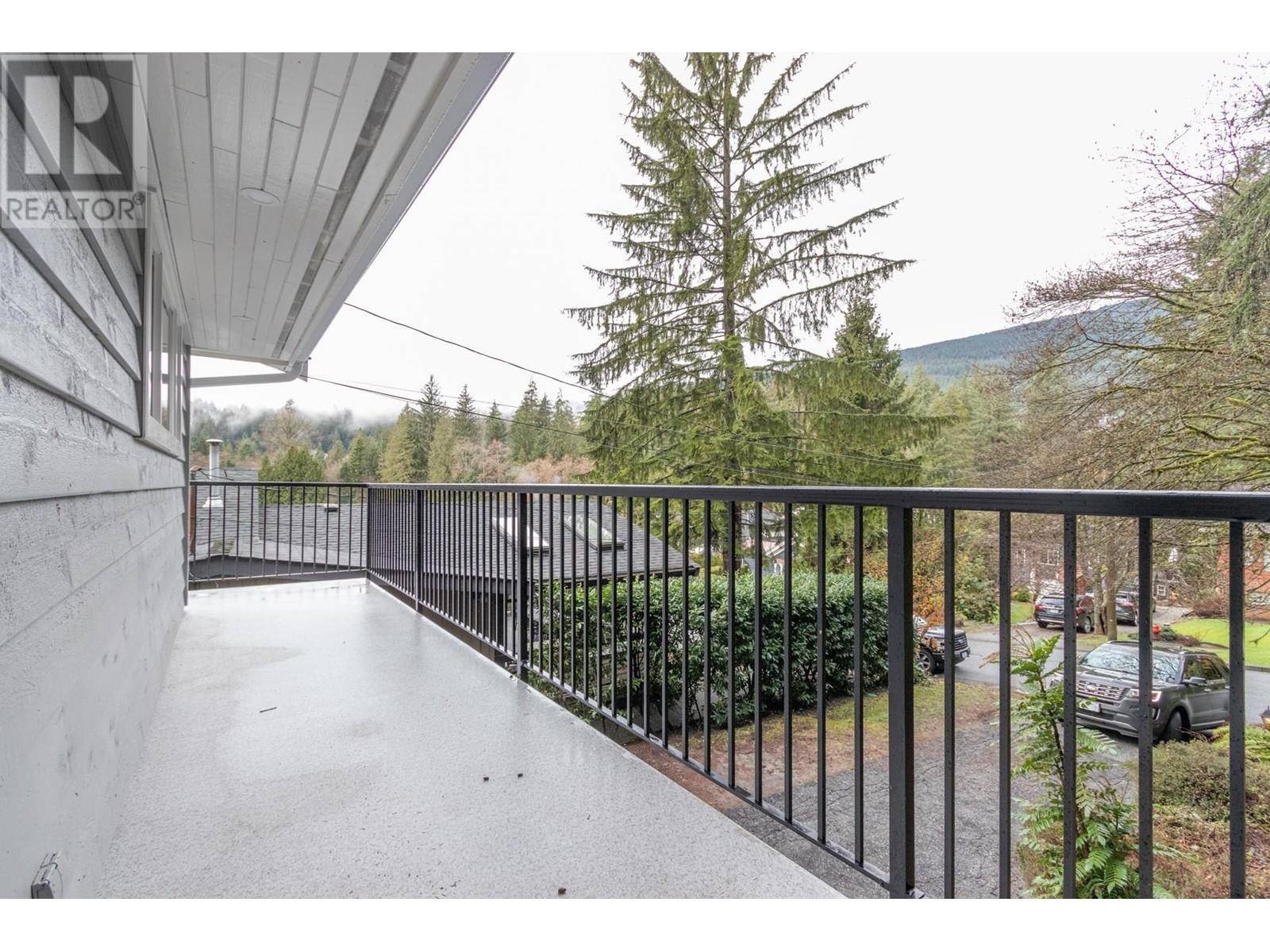 North Vancouver, BC V7G1J8,4593 CLIFFMONT ROAD