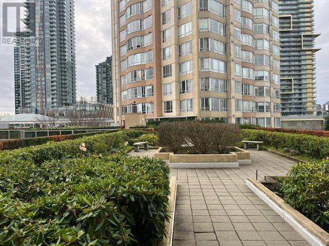 Burnaby, BC V5H4M8,6220 MCKAY AVE #2402