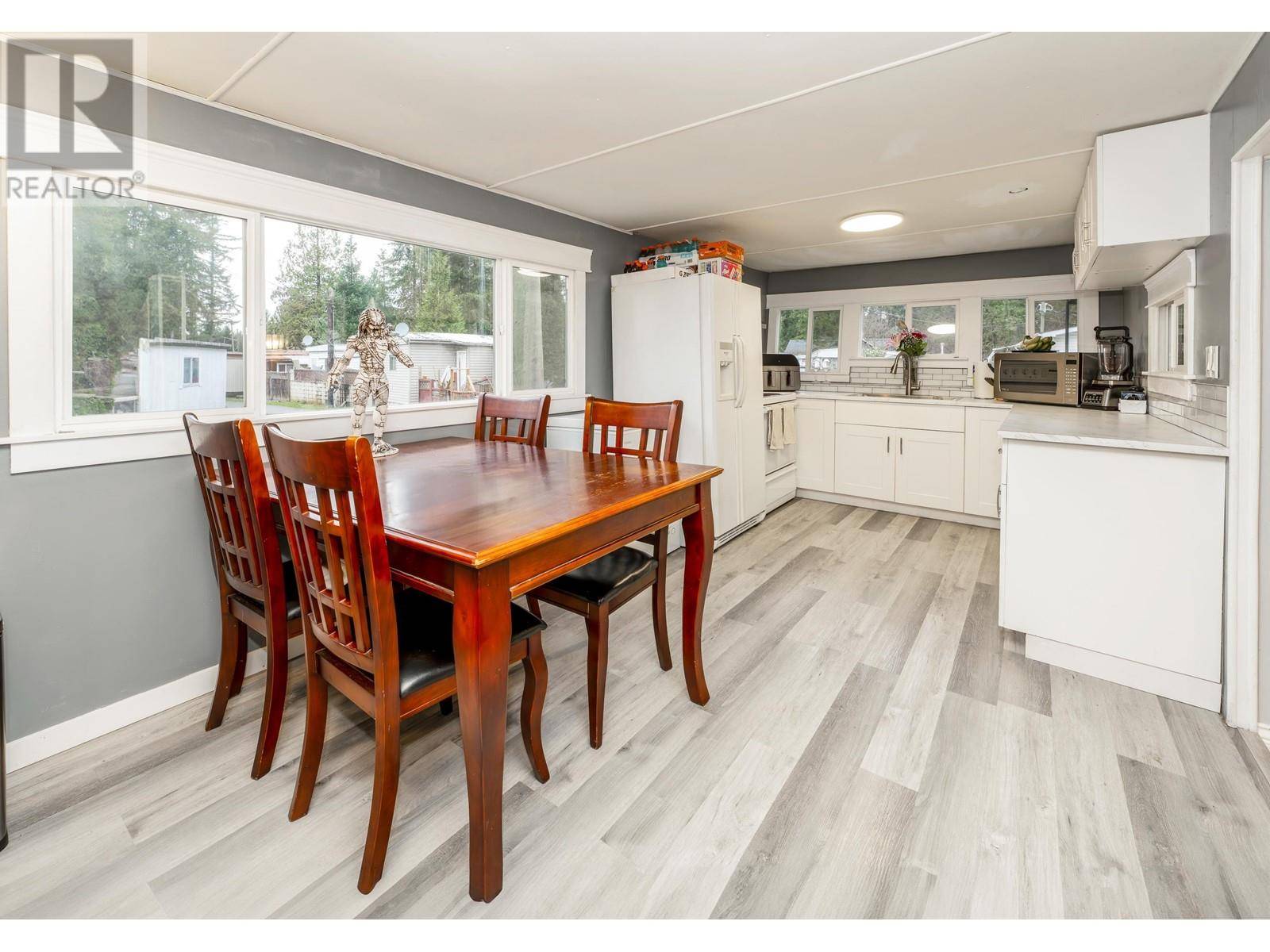 Maple Ridge, BC V2X4S3,23252 CALVIN CRESCENT