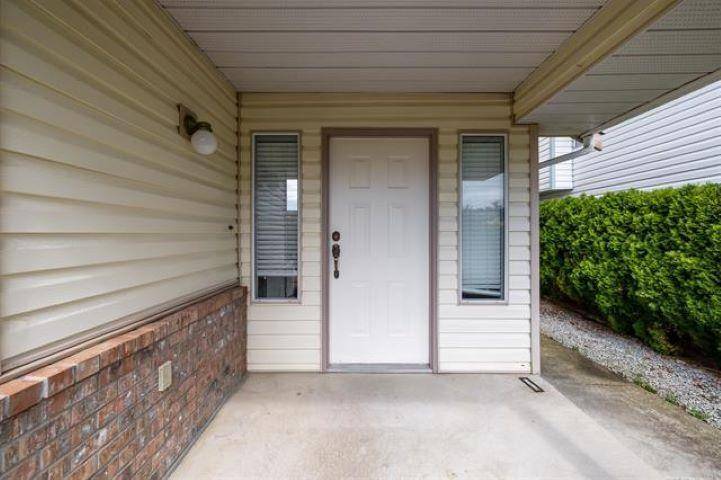 Abbotsford, BC V2T5B7,32105 SORRENTO AVENUE