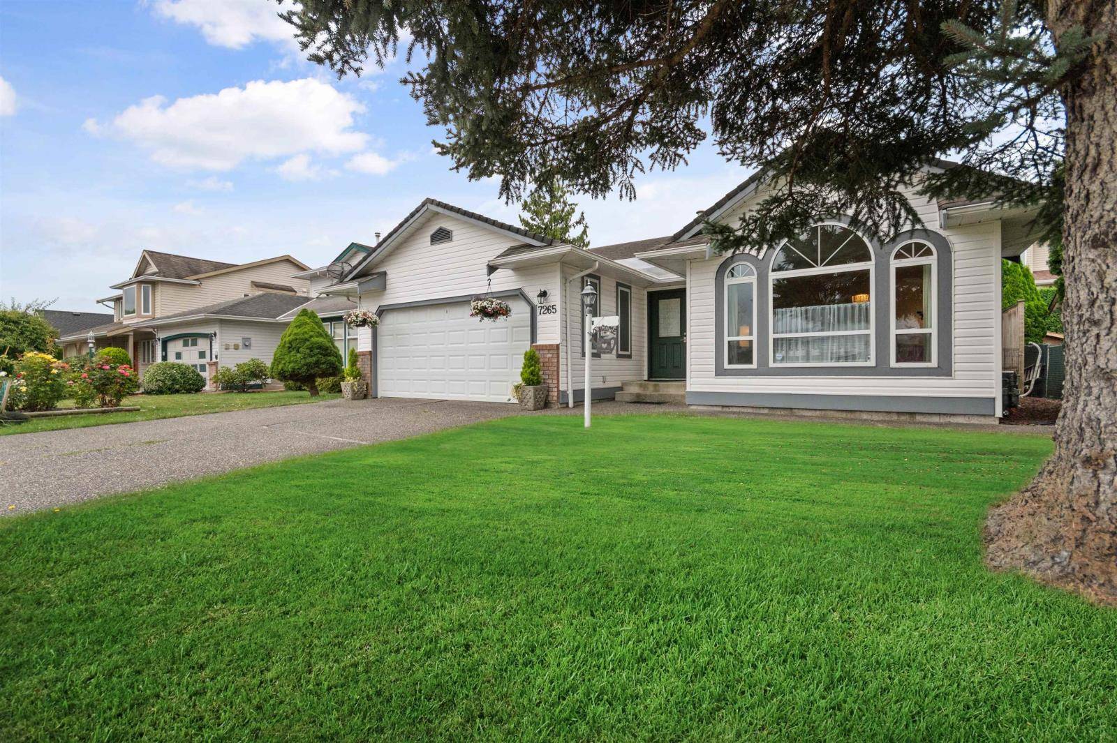 Chilliwack, BC V2R2X1,7265 MEADOWLARK STREET