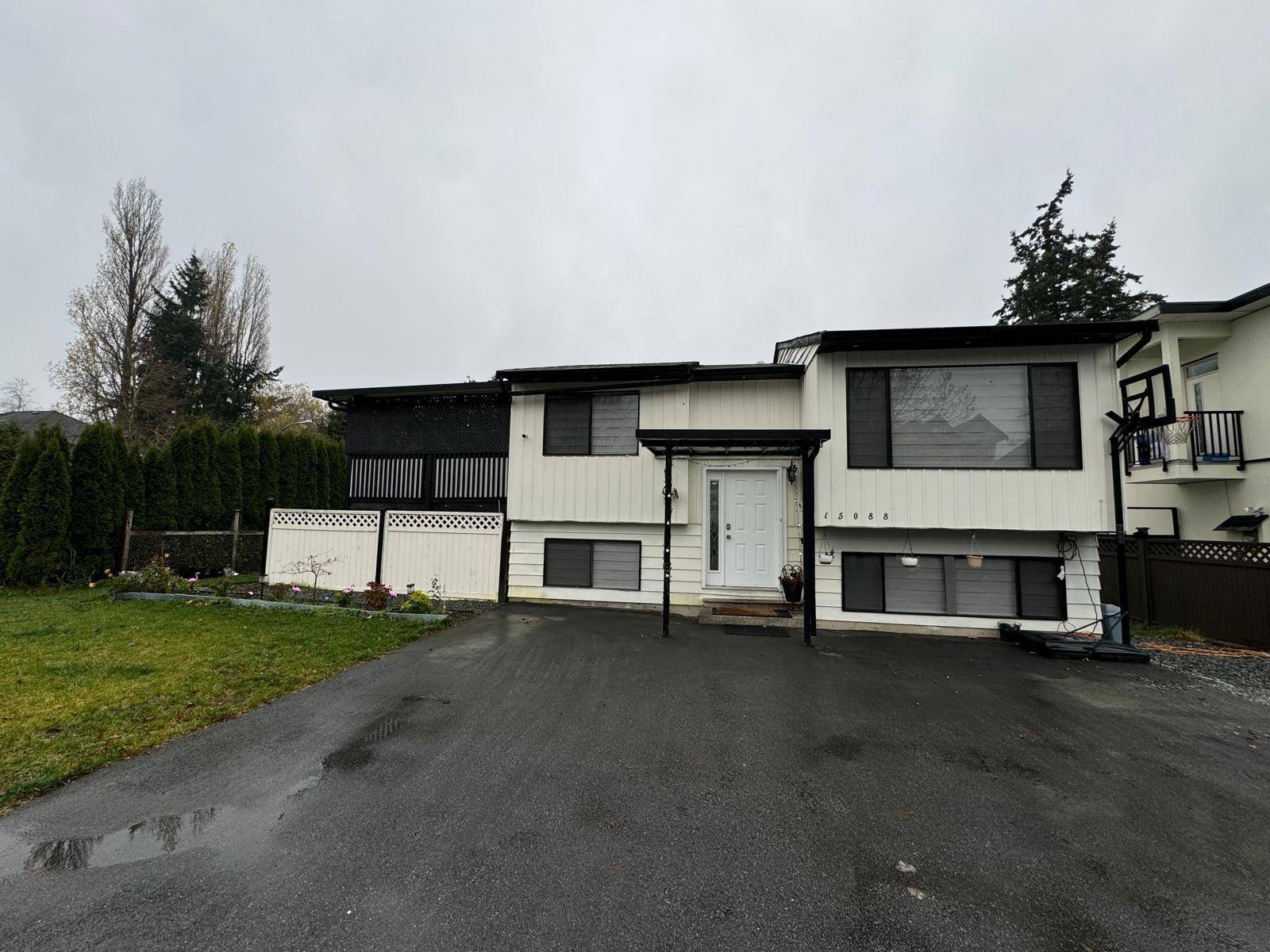 Surrey, BC V3R6W9,15088 88A AVENUE