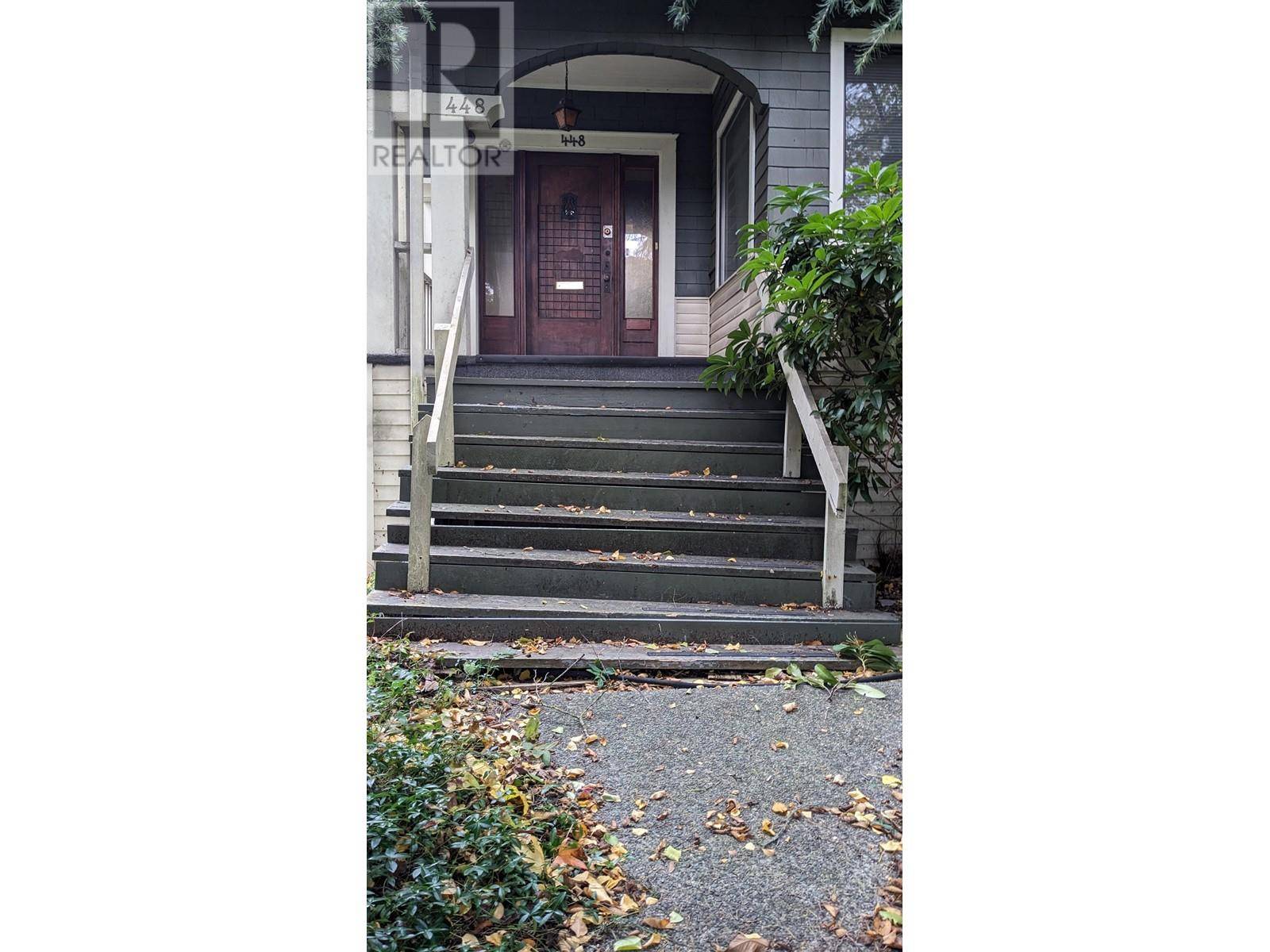 Vancouver, BC V5T2H4,448 E 12TH AVENUE