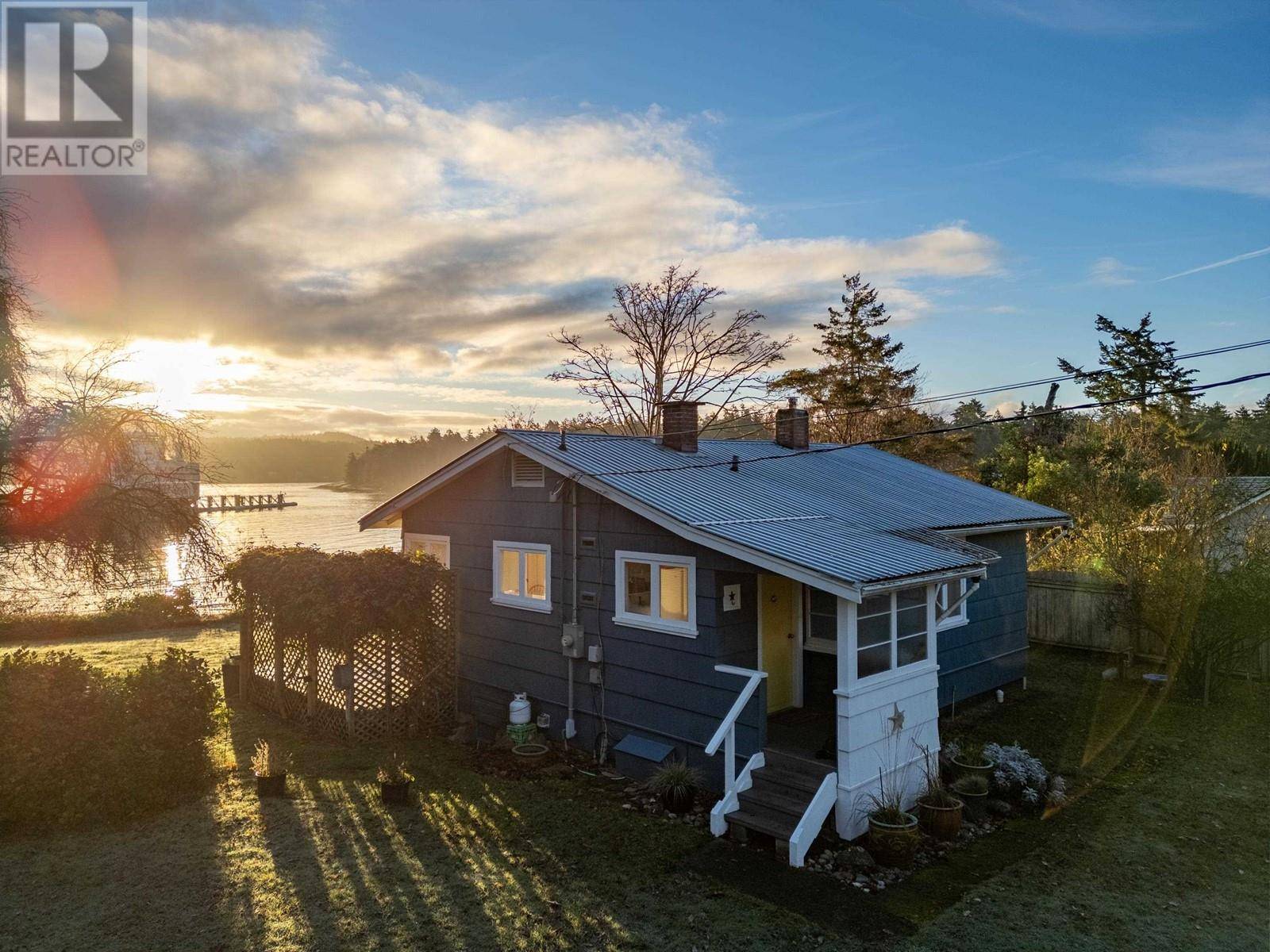 Galiano Island, BC V0N1P0,73 MADRONA ROAD